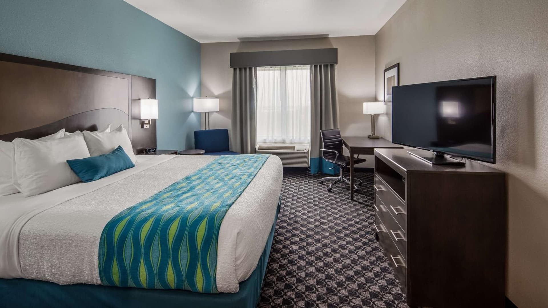 Best Western Plus Waller Hotel property views in Waller, TX — gallery photo 3
