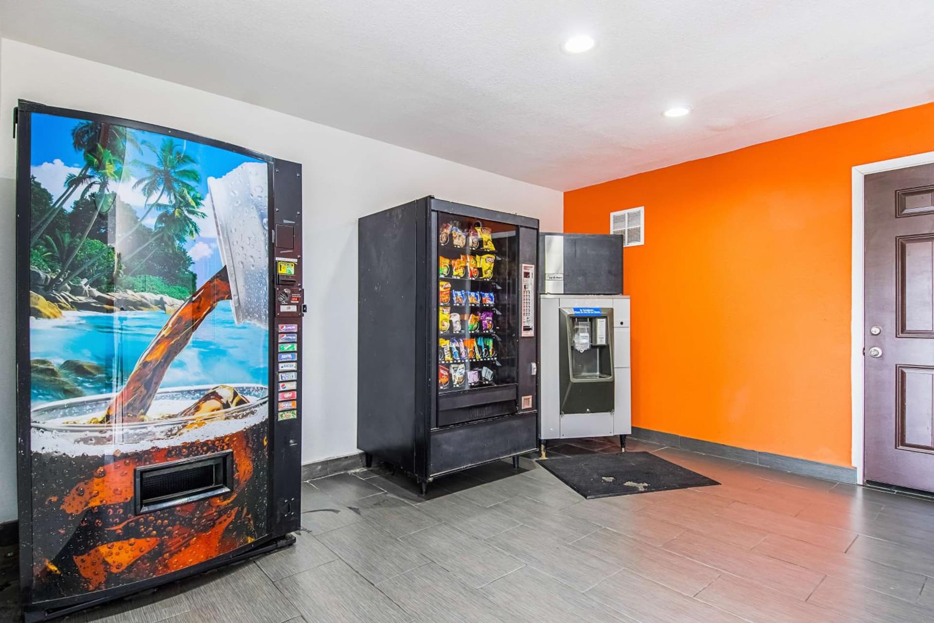 Motel 6-Bakersfield, CA - Airport gallery photo in Bakersfield, CA — image 19