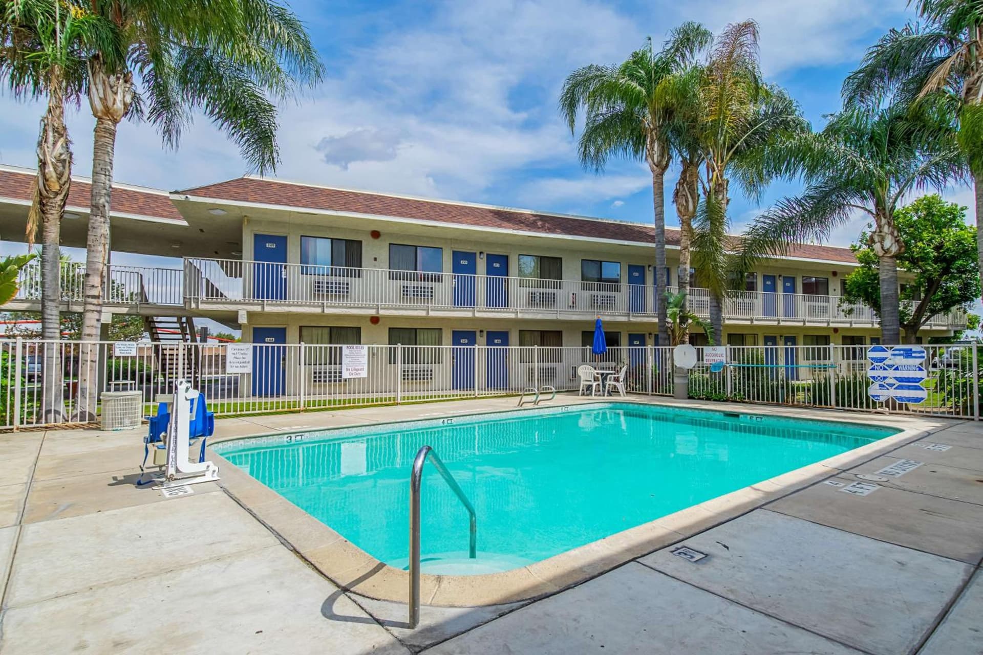 Motel 6-Bakersfield, CA - Airport gallery photo in Bakersfield, CA — image 12