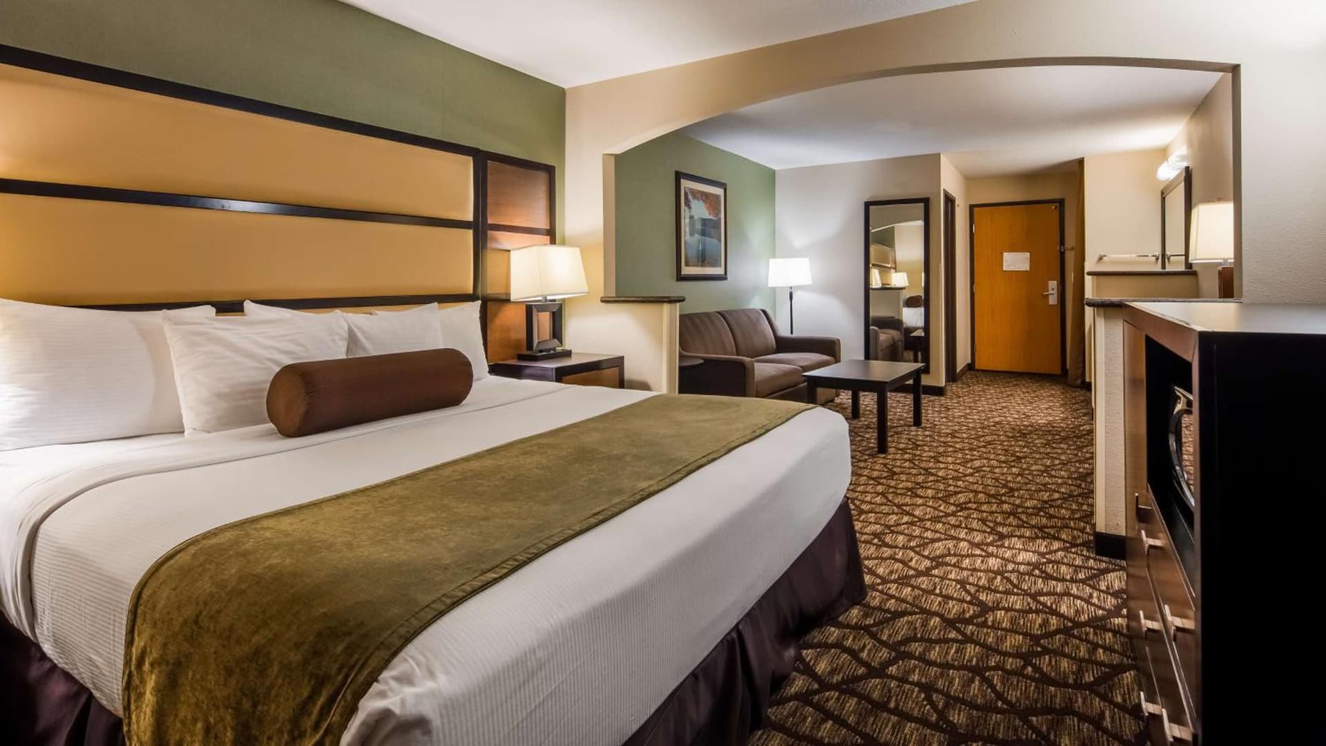 Best Western PLUS Vancouver Mall Drive property views in Vancouver, WA — gallery photo 3