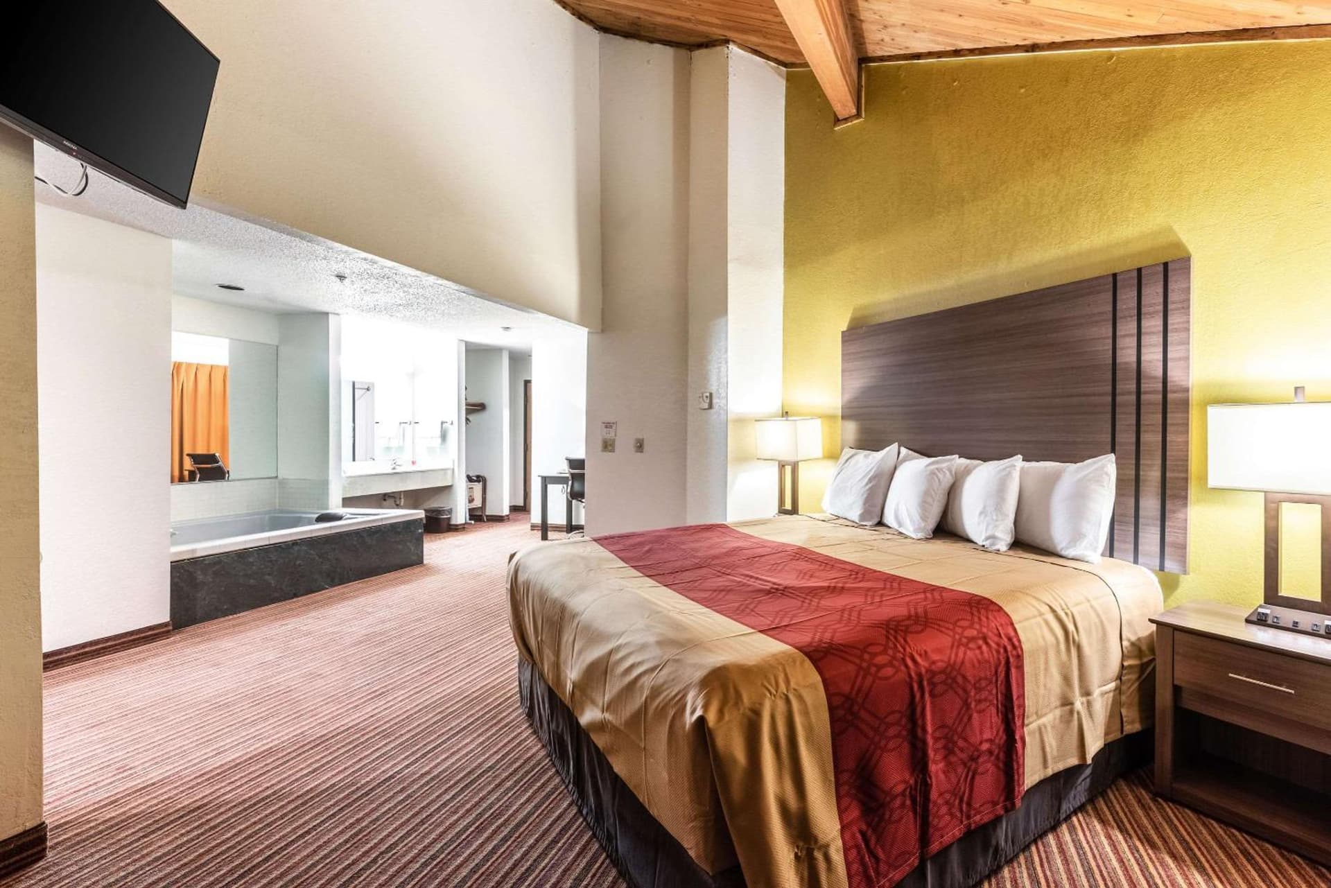 Econo Lodge Inn & Suites Mckinney - Plano North gallery photo in McKinney, TX — image 7