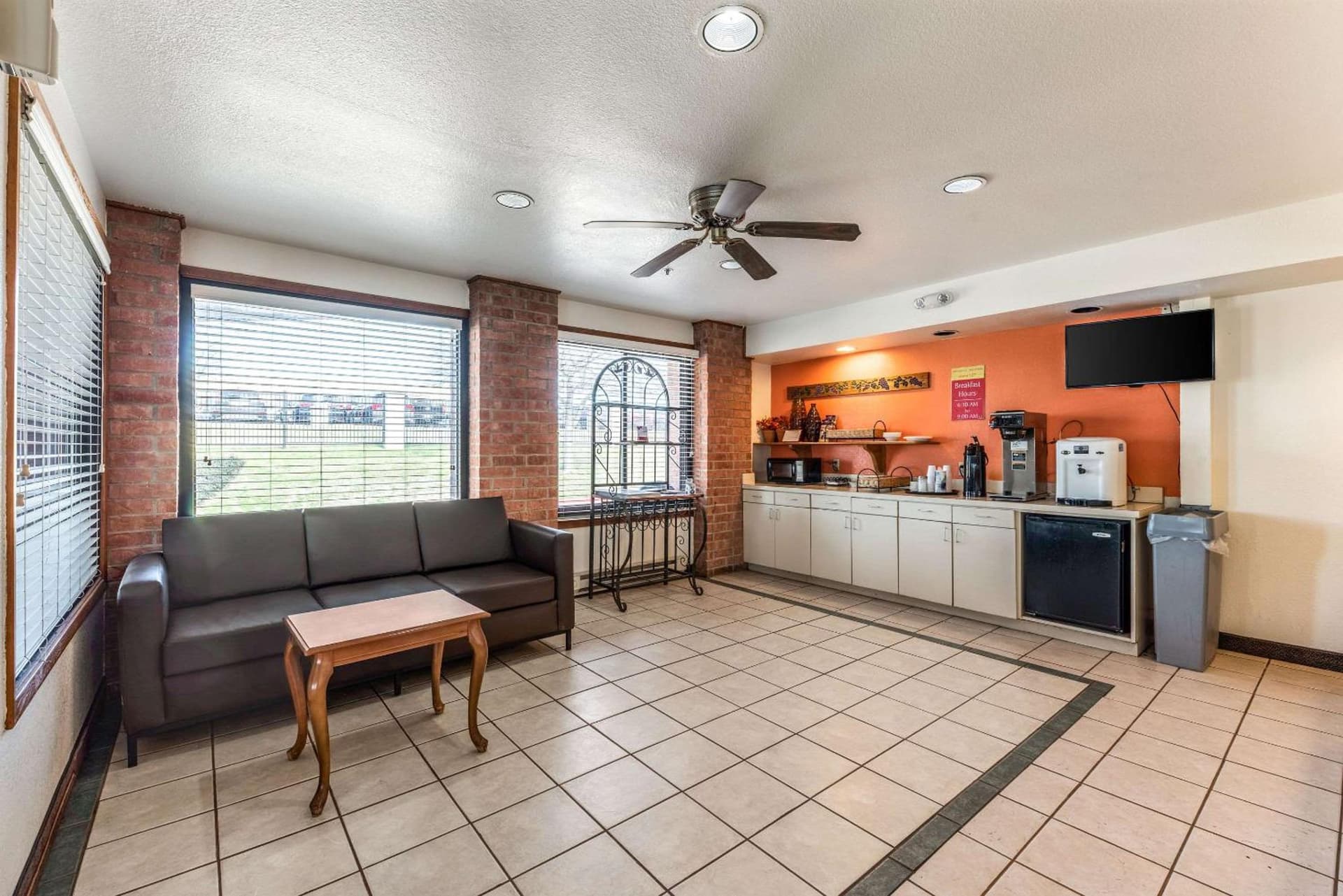 Econo Lodge Inn & Suites Mckinney - Plano North gallery photo in McKinney, TX — image 24