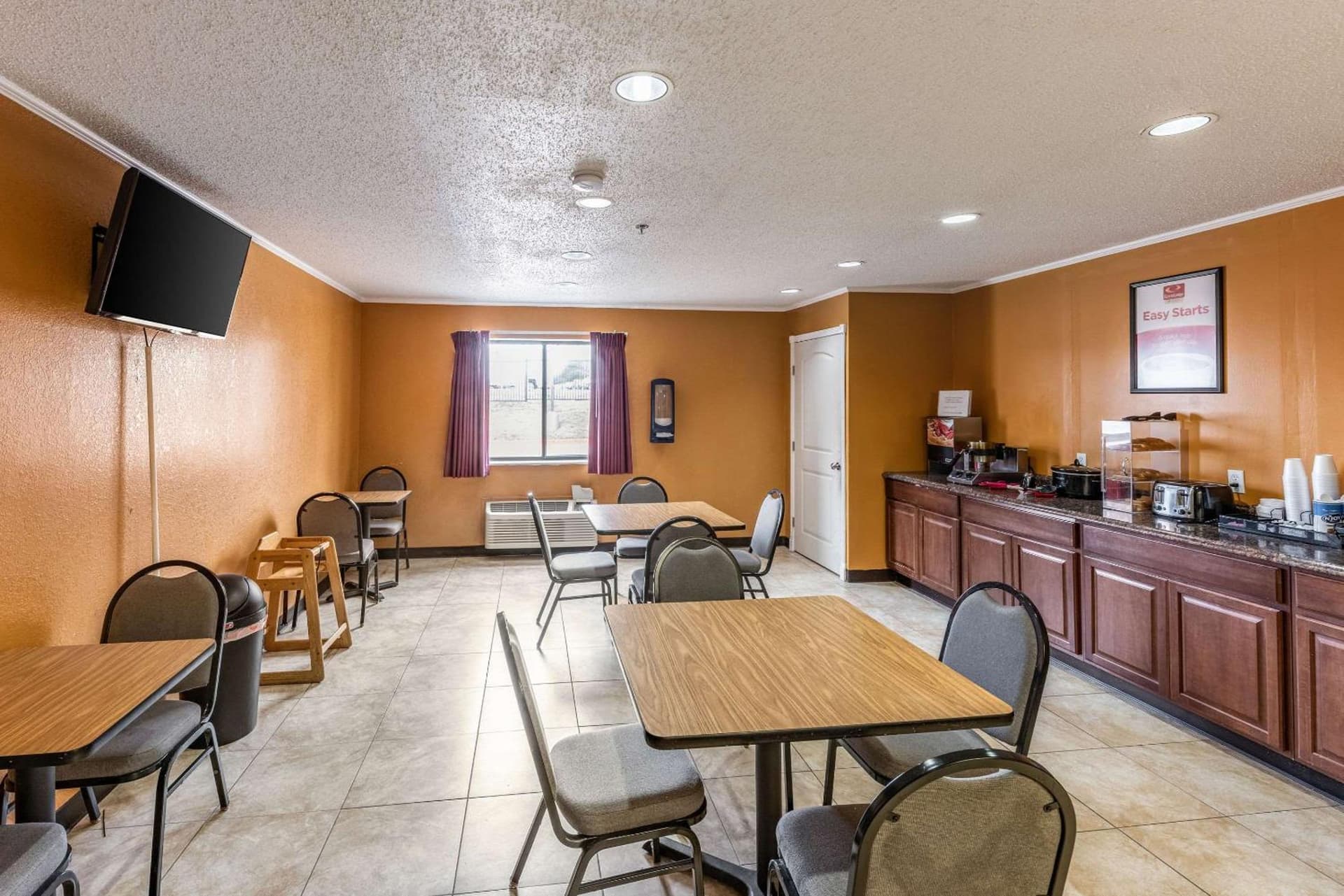Econo Lodge Inn & Suites Mckinney - Plano North gallery photo in McKinney, TX — image 9