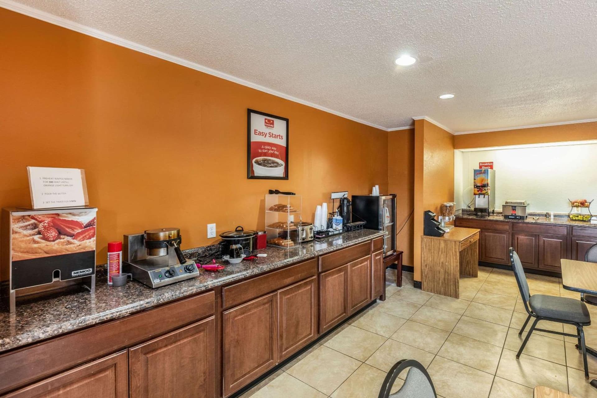 Econo Lodge Inn & Suites Mckinney - Plano North gallery photo in McKinney, TX — image 4