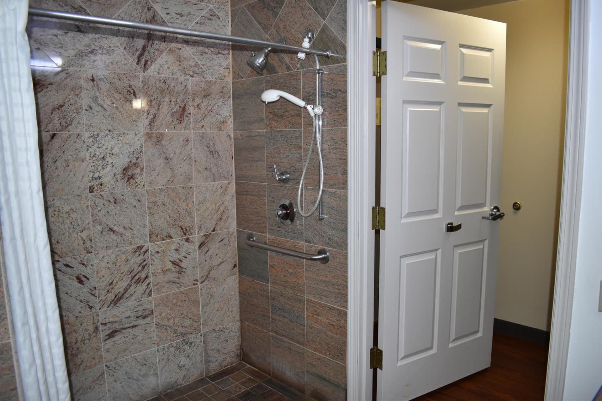 Country Inn & Suites by Radisson, Hagerstown, MD gallery photo in Hagerstown, MD — image 108