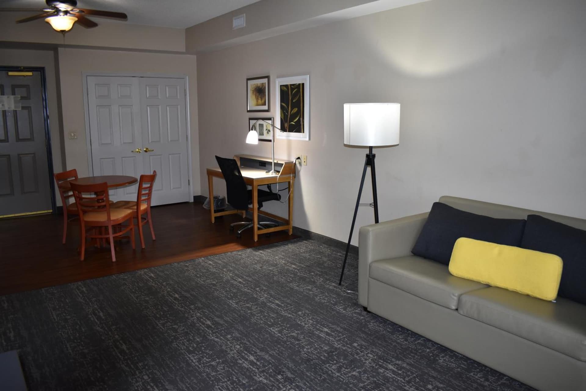 Country Inn & Suites by Radisson, Hagerstown, MD gallery photo in Hagerstown, MD — image 12