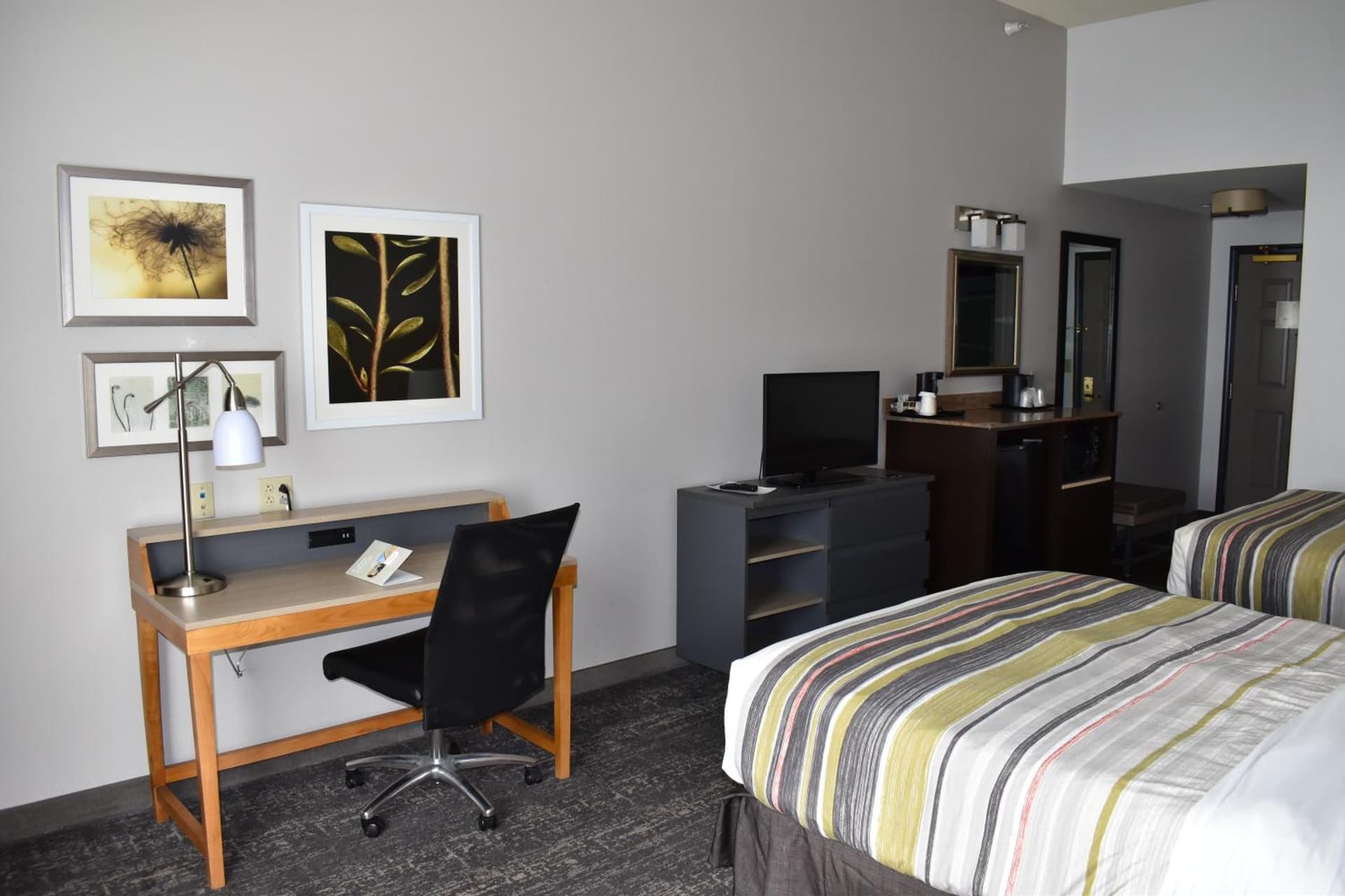 Country Inn & Suites by Radisson, Hagerstown, MD gallery photo in Hagerstown, MD — image 90