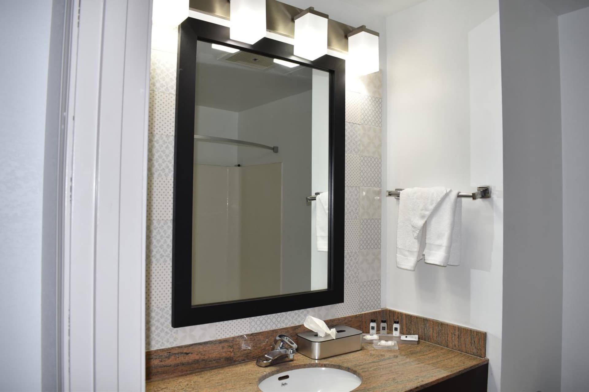 Country Inn & Suites by Radisson, Hagerstown, MD gallery photo in Hagerstown, MD — image 110