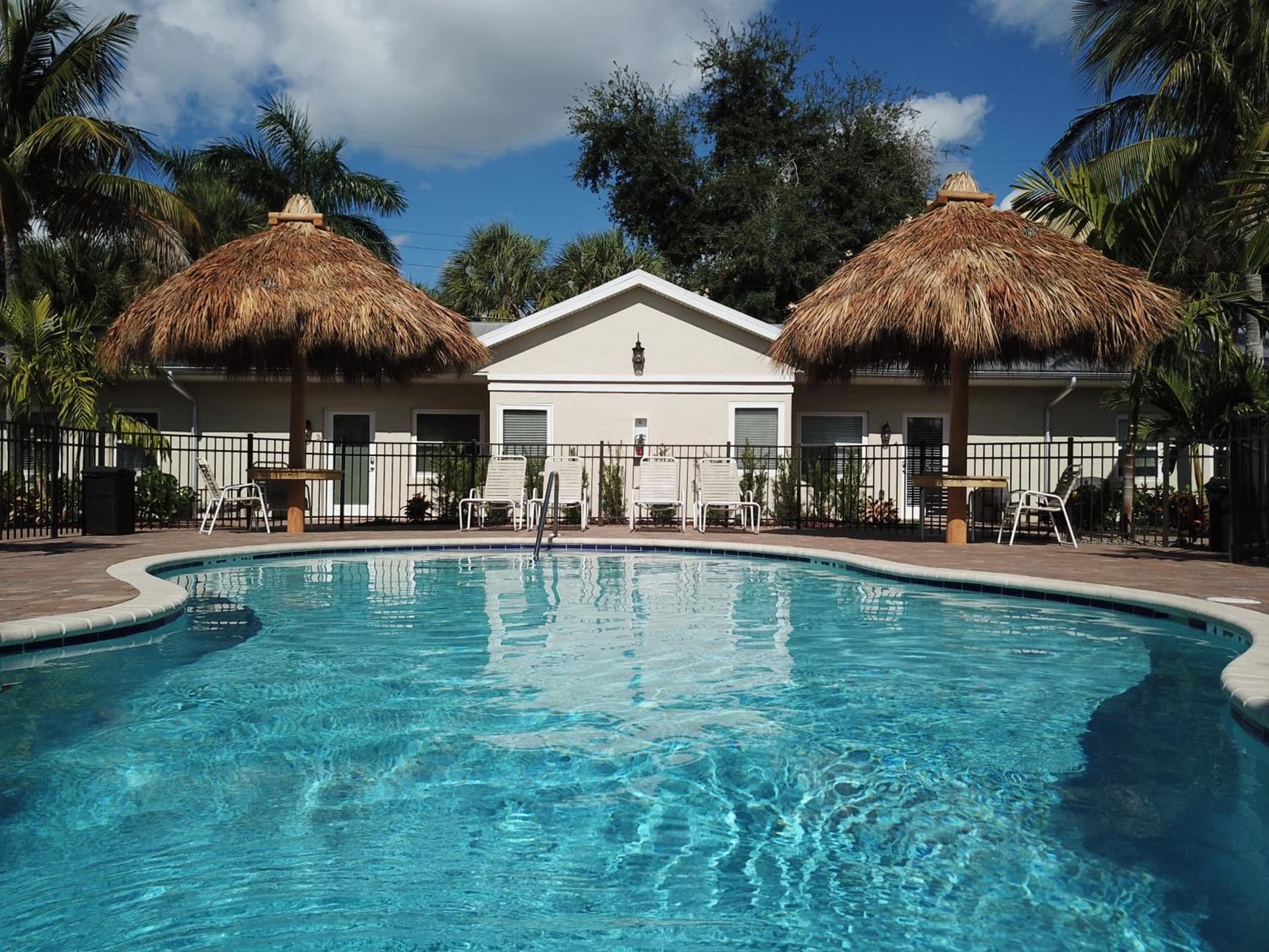 Twin Palms at Siesta gallery photo in Siesta Key, FL — image 21