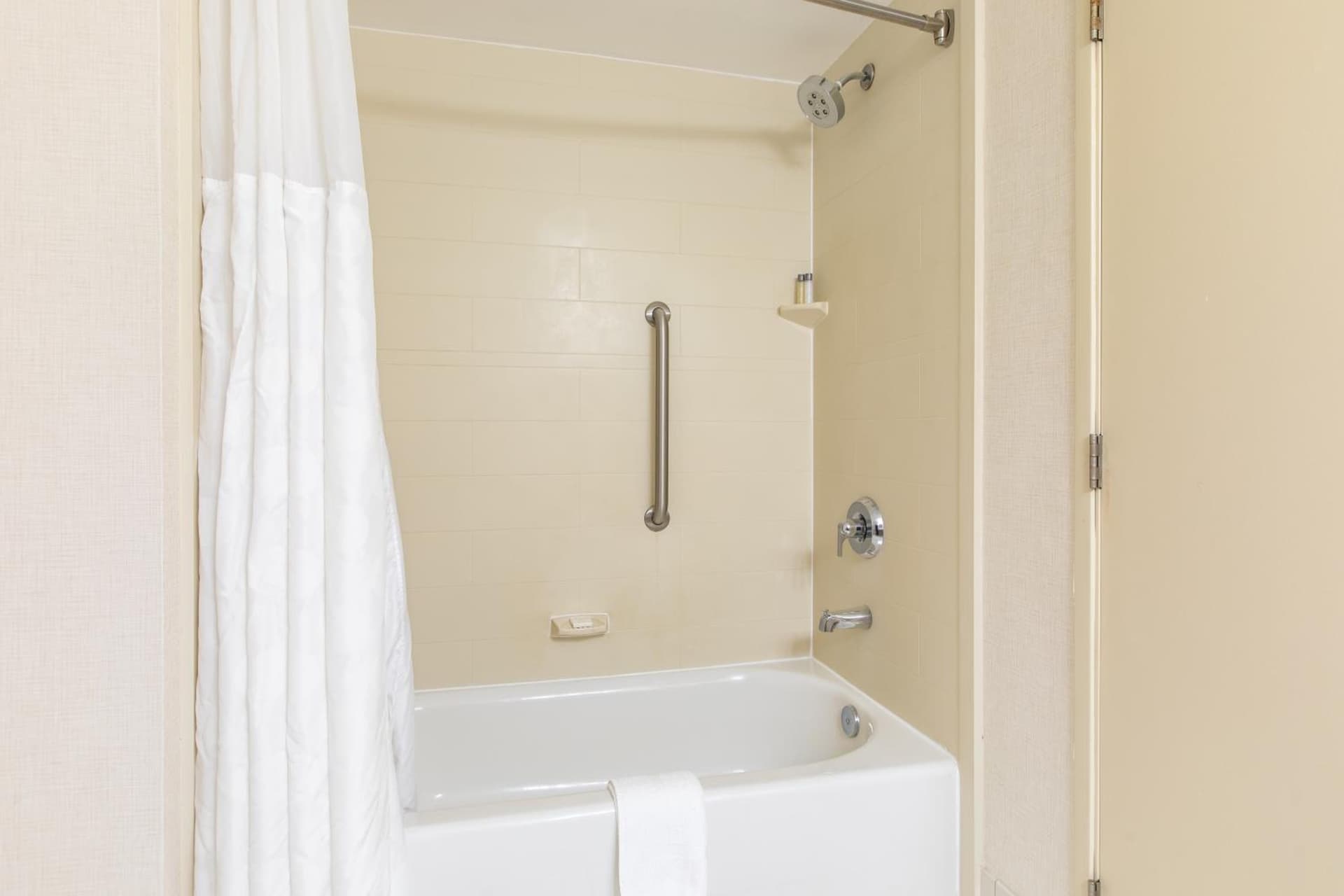 Wingate by Wyndham Charlotte Concord Mills/Speedway gallery photo in Concord, NC — image 27