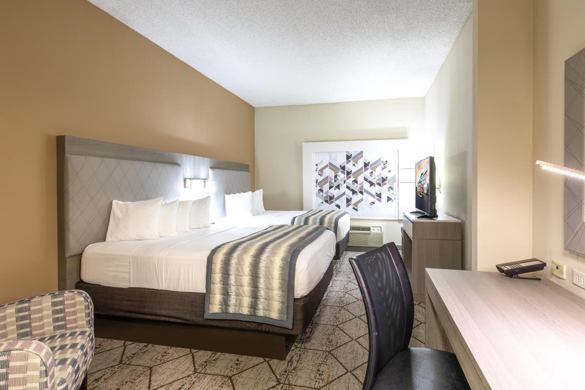 Wingate by Wyndham Charlotte Concord Mills/Speedway gallery photo in Concord, NC — image 11