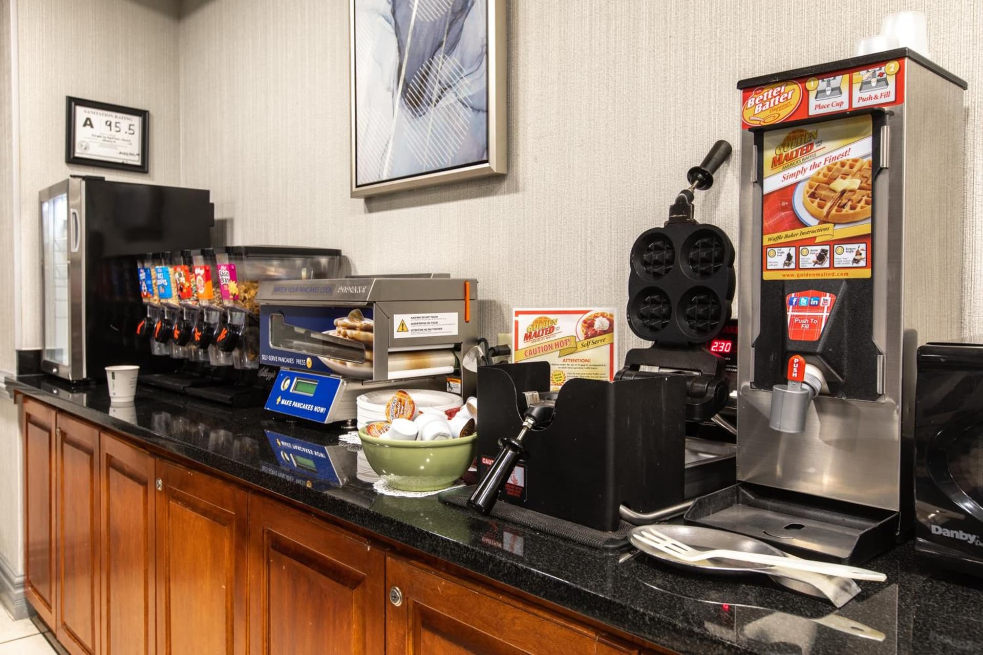 Wingate by Wyndham Charlotte Concord Mills/Speedway gallery photo in Concord, NC — image 5