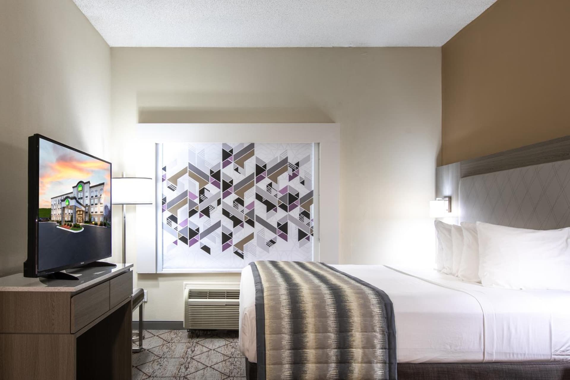 Wingate by Wyndham Charlotte Concord Mills/Speedway gallery photo in Concord, NC — image 100