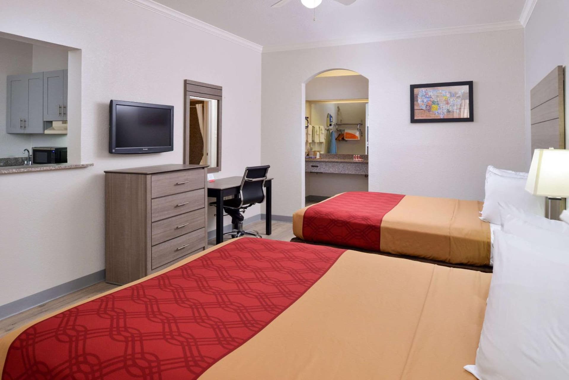 Econo Lodge Inn & Suites Port Arthur near Sabine Pass gallery photo in Port Arthur, TX — image 30