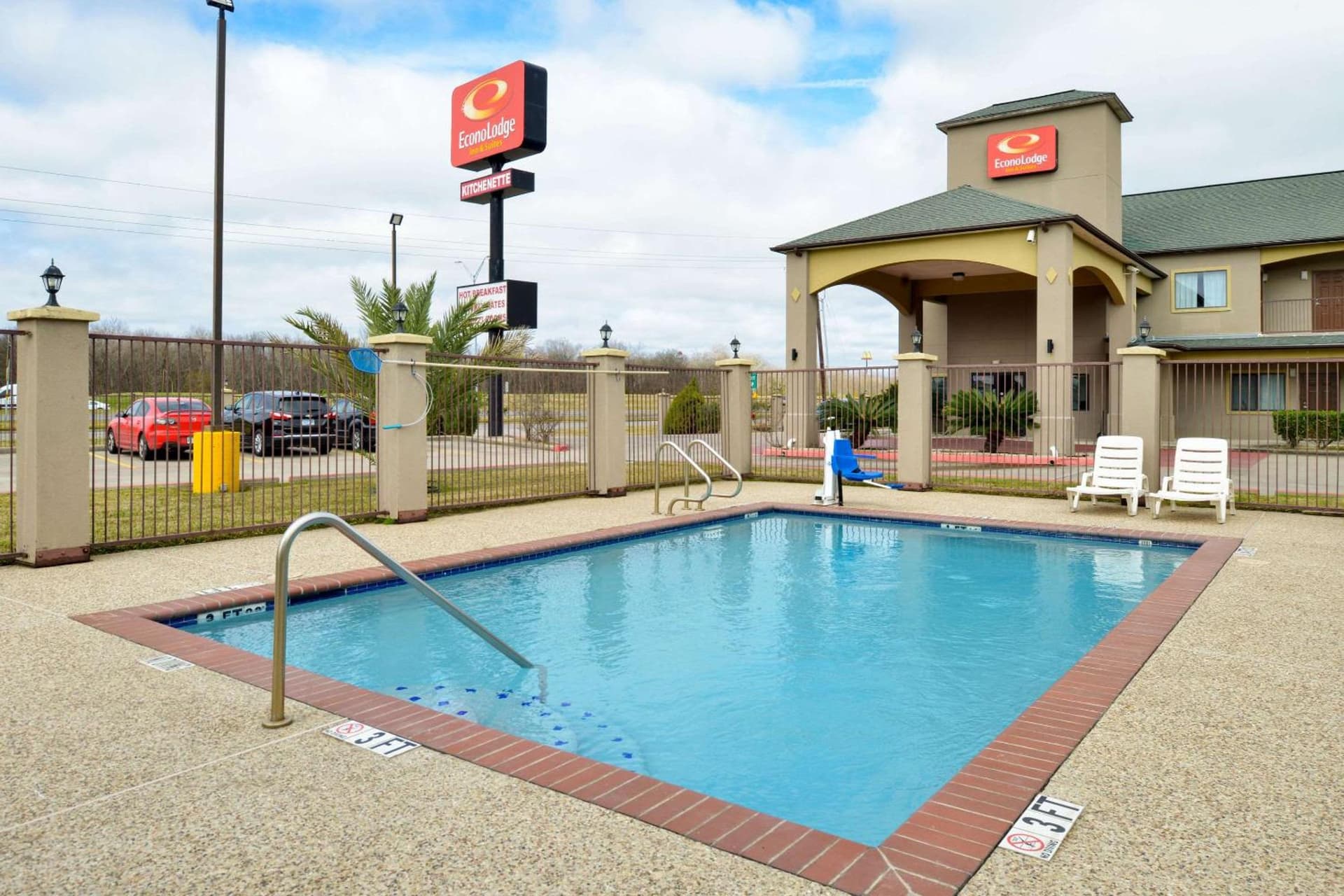 Econo Lodge Inn & Suites Port Arthur near Sabine Pass gallery photo in Port Arthur, TX — image 15