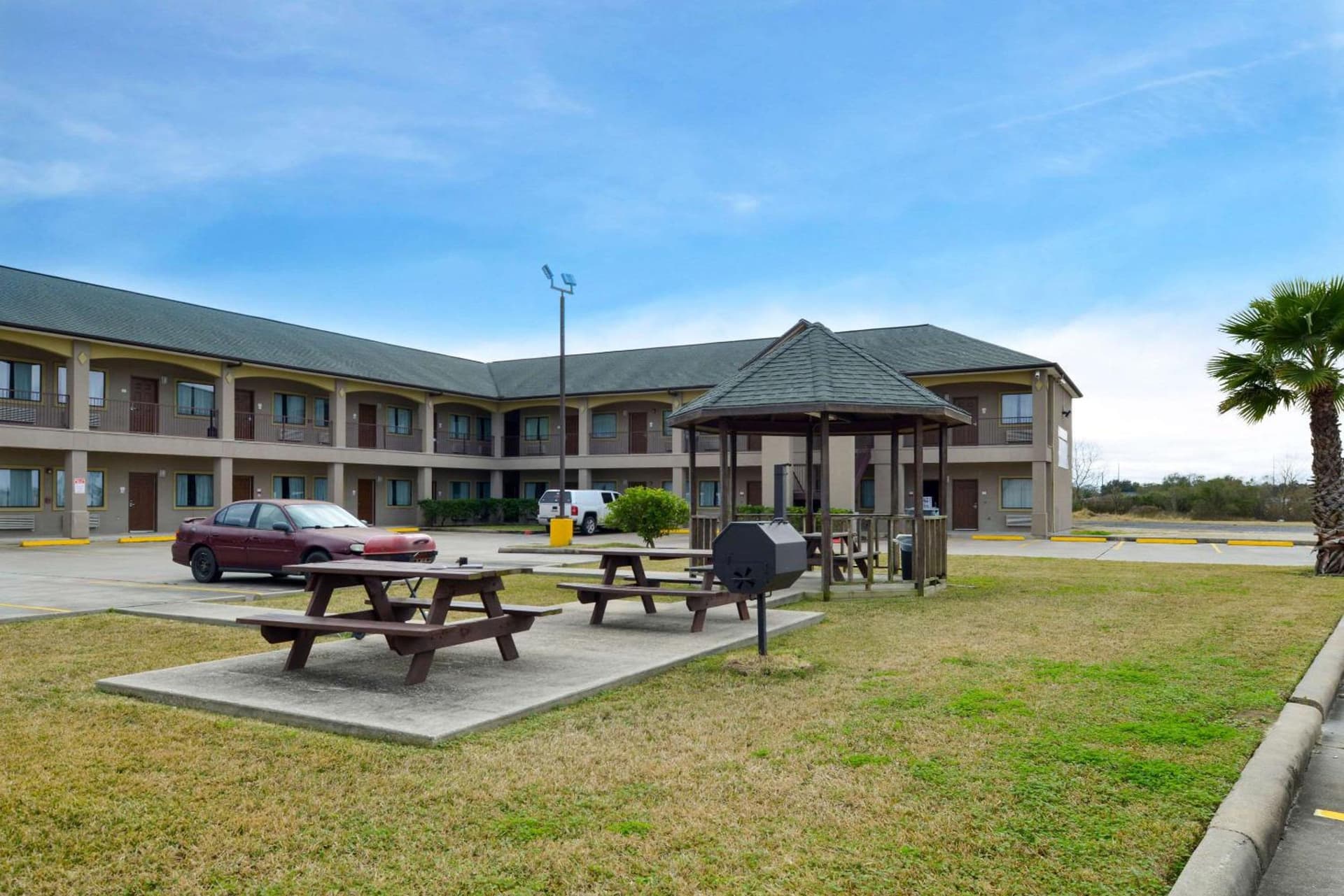 Econo Lodge Inn & Suites Port Arthur near Sabine Pass gallery photo in Port Arthur, TX — image 8