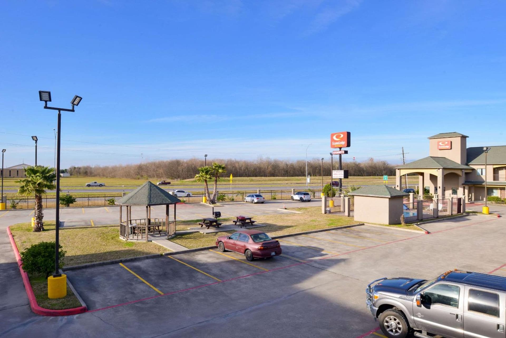 Econo Lodge Inn & Suites Port Arthur near Sabine Pass gallery photo in Port Arthur, TX — image 24