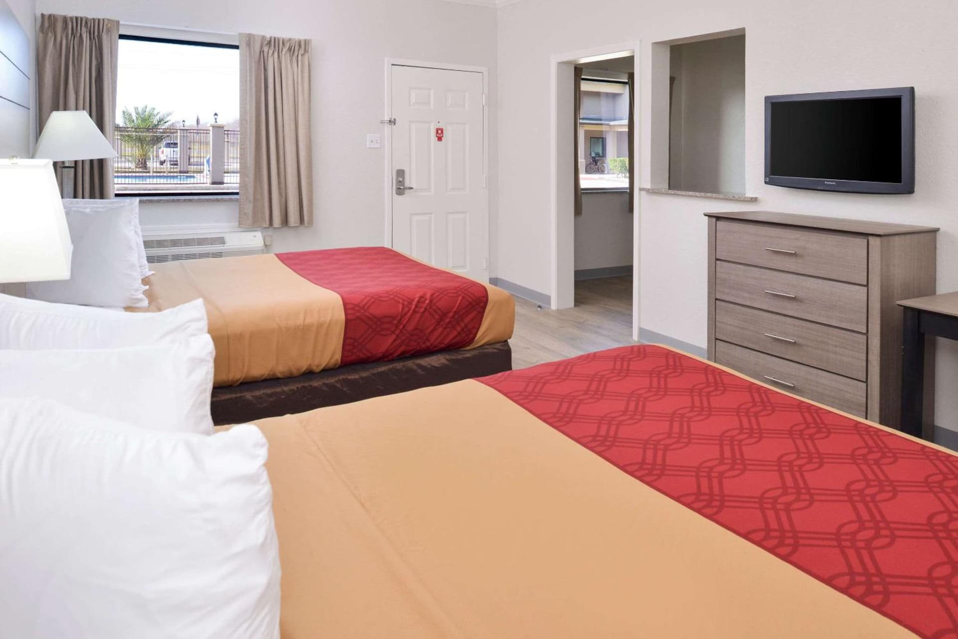 Econo Lodge Inn & Suites Port Arthur near Sabine Pass gallery photo in Port Arthur, TX — image 23