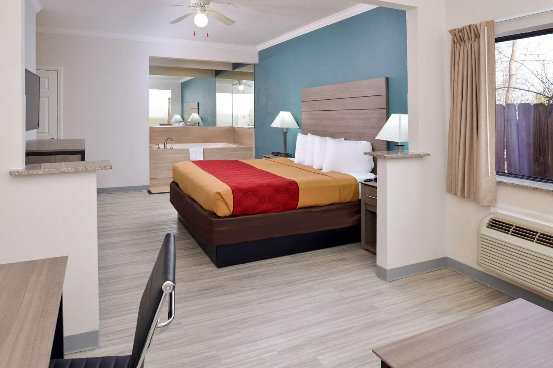 Econo Lodge Inn & Suites Port Arthur near Sabine Pass gallery photo in Port Arthur, TX — image 18