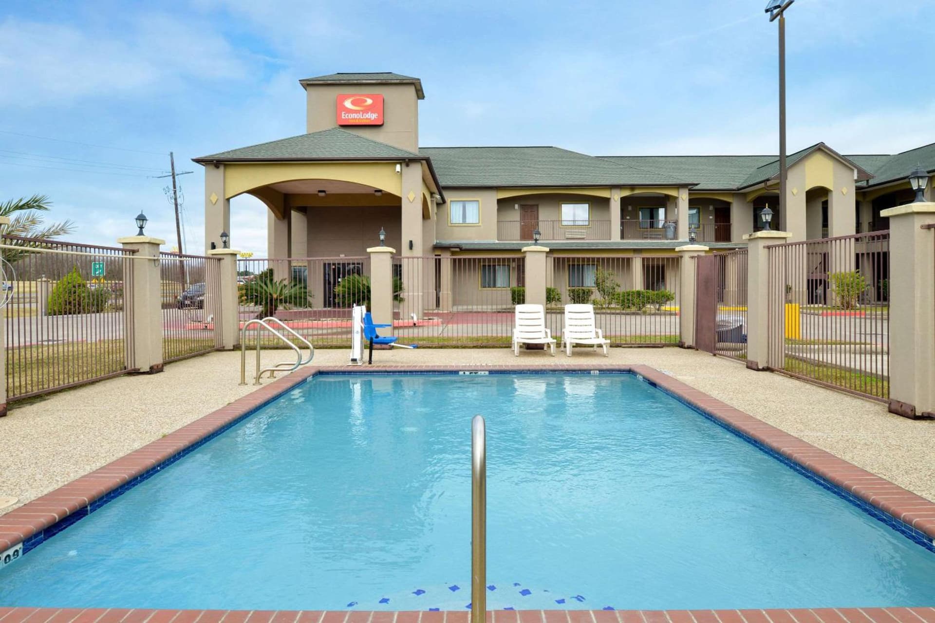Econo Lodge Inn & Suites Port Arthur near Sabine Pass gallery photo in Port Arthur, TX — image 22
