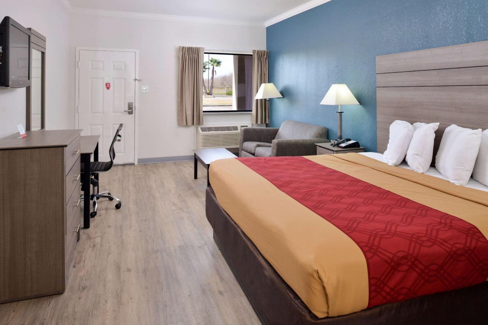 Econo Lodge Inn & Suites Port Arthur near Sabine Pass gallery photo in Port Arthur, TX — image 16