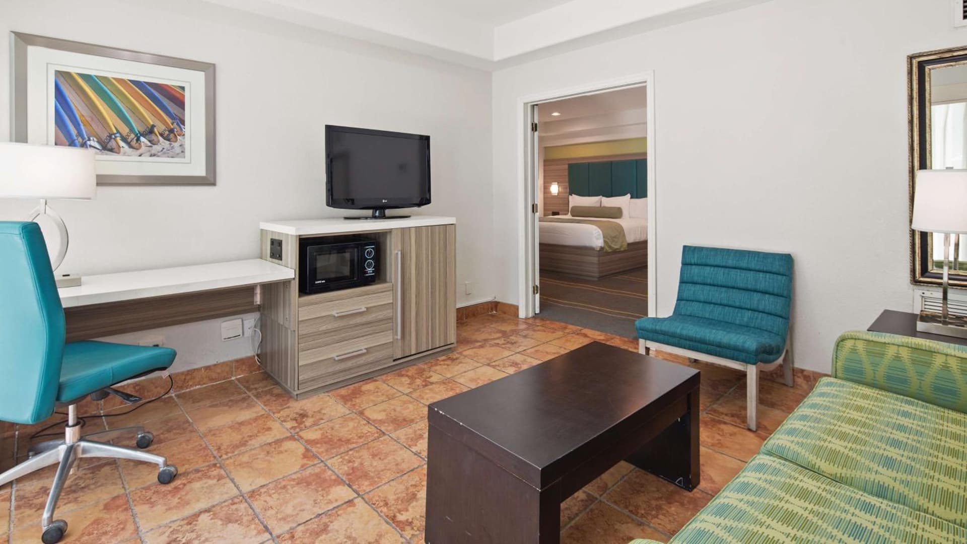 Best Western Plus Oceanside Inn interior in Fort Lauderdale, FL — gallery photo 2