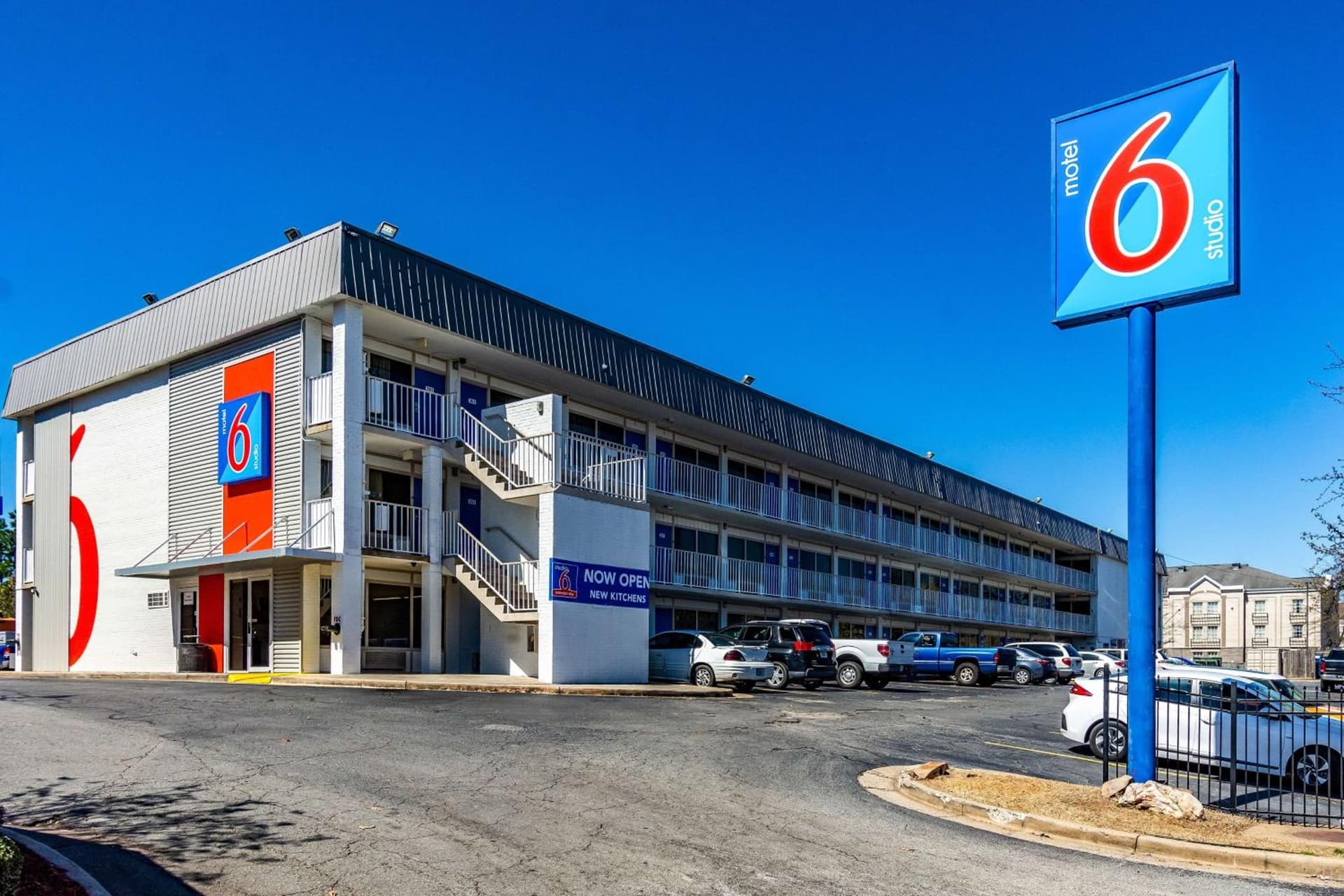 Motel 6-Little Rock, AR - West featured exterior or lobby in Little Rock, AR — similar hotel