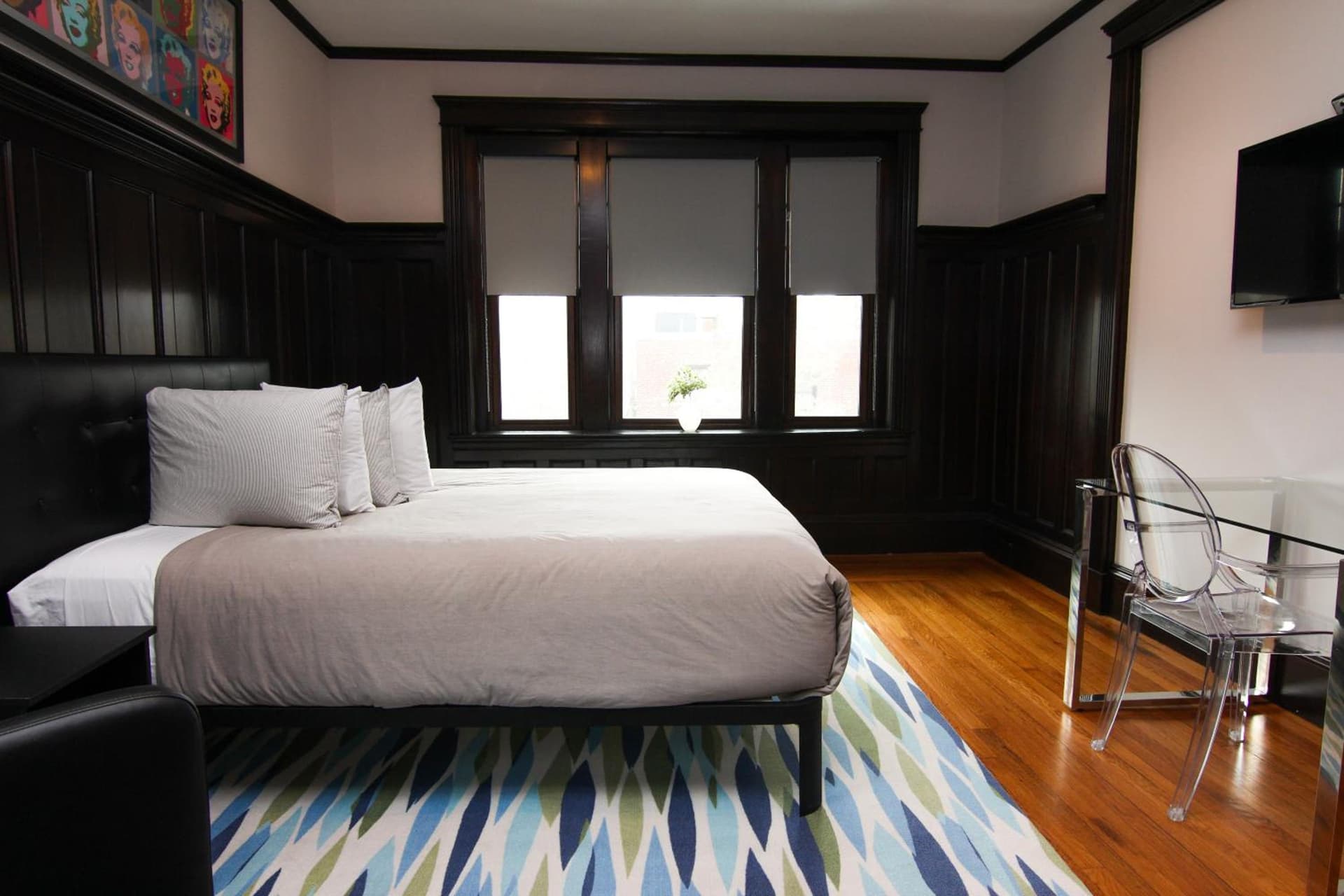 A Stylish Stay w/ a Queen Bed, Heated Floors.. #17 property views in Brookline — gallery photo 3