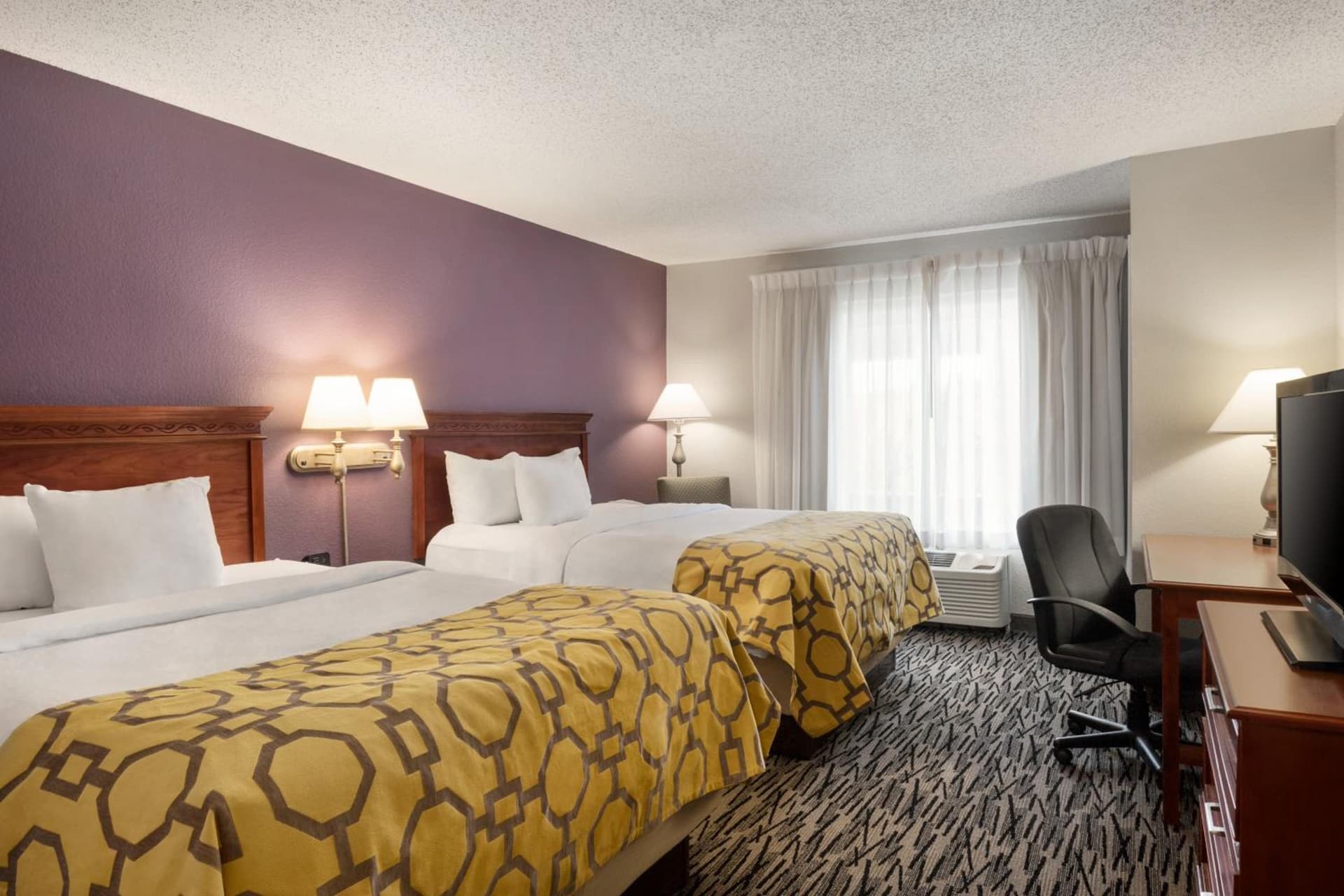 Baymont by Wyndham Springfield I-44 interior in Springfield, MO — gallery photo 2