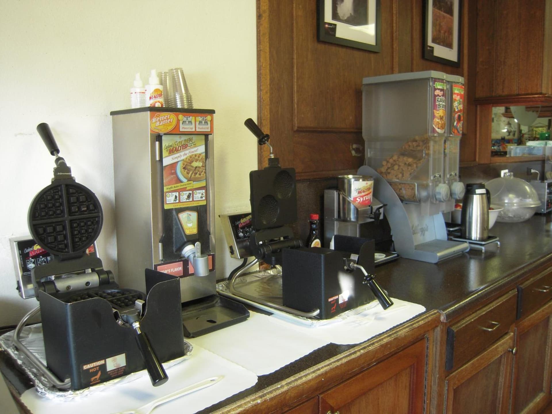 Miners Inn interior in Mariposa, CA — gallery photo 2