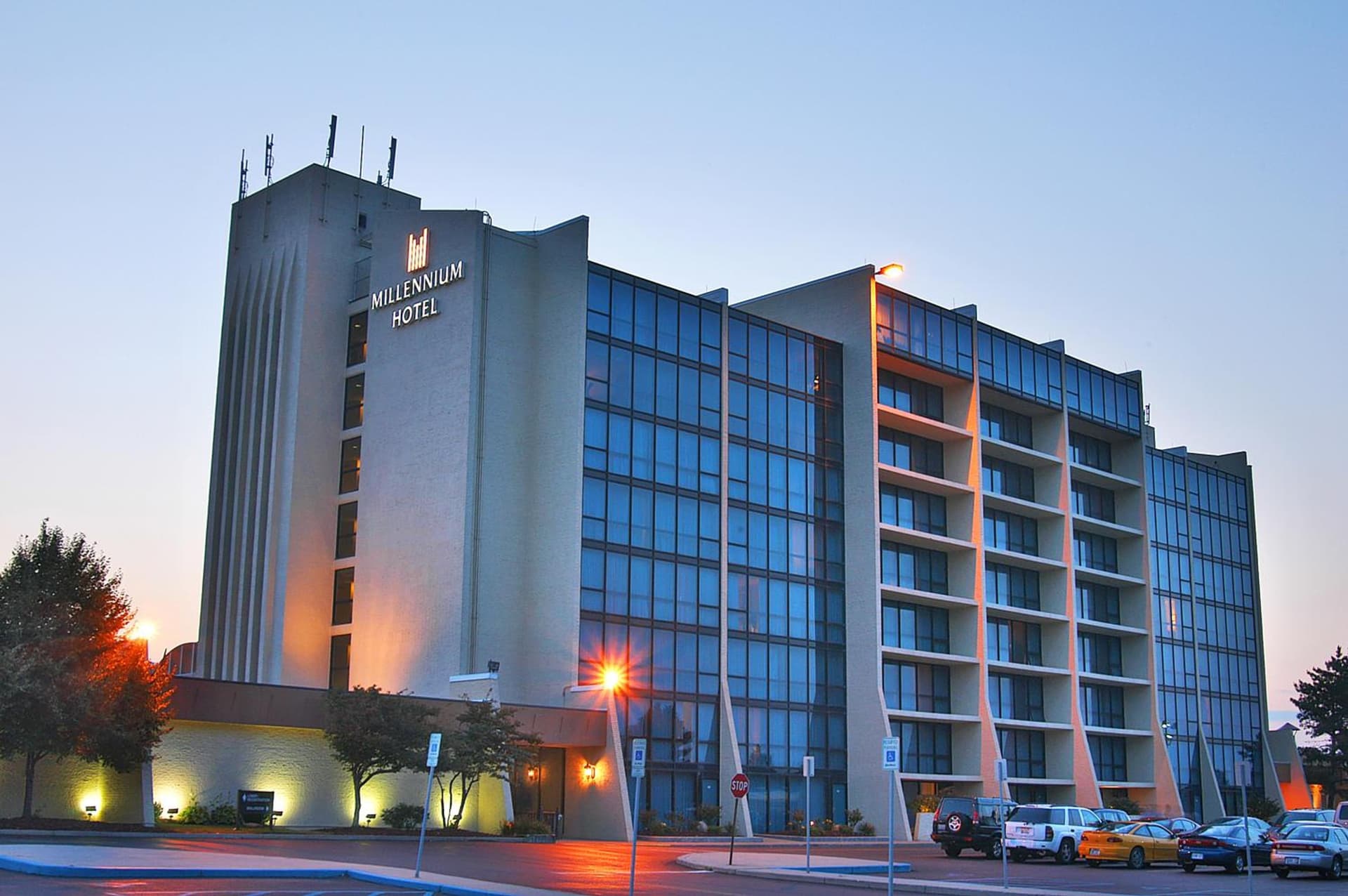 M Hotel Buffalo featured exterior or lobby in Cheektowaga — similar hotel