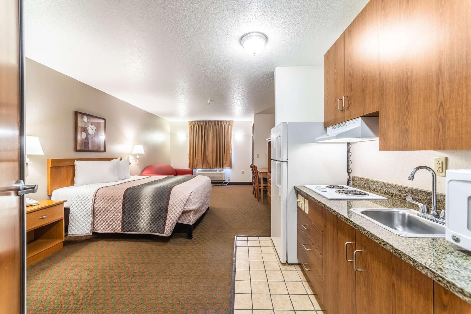 Welcome Suites-O'Fallon interior in O'Fallon, IL — gallery photo 2