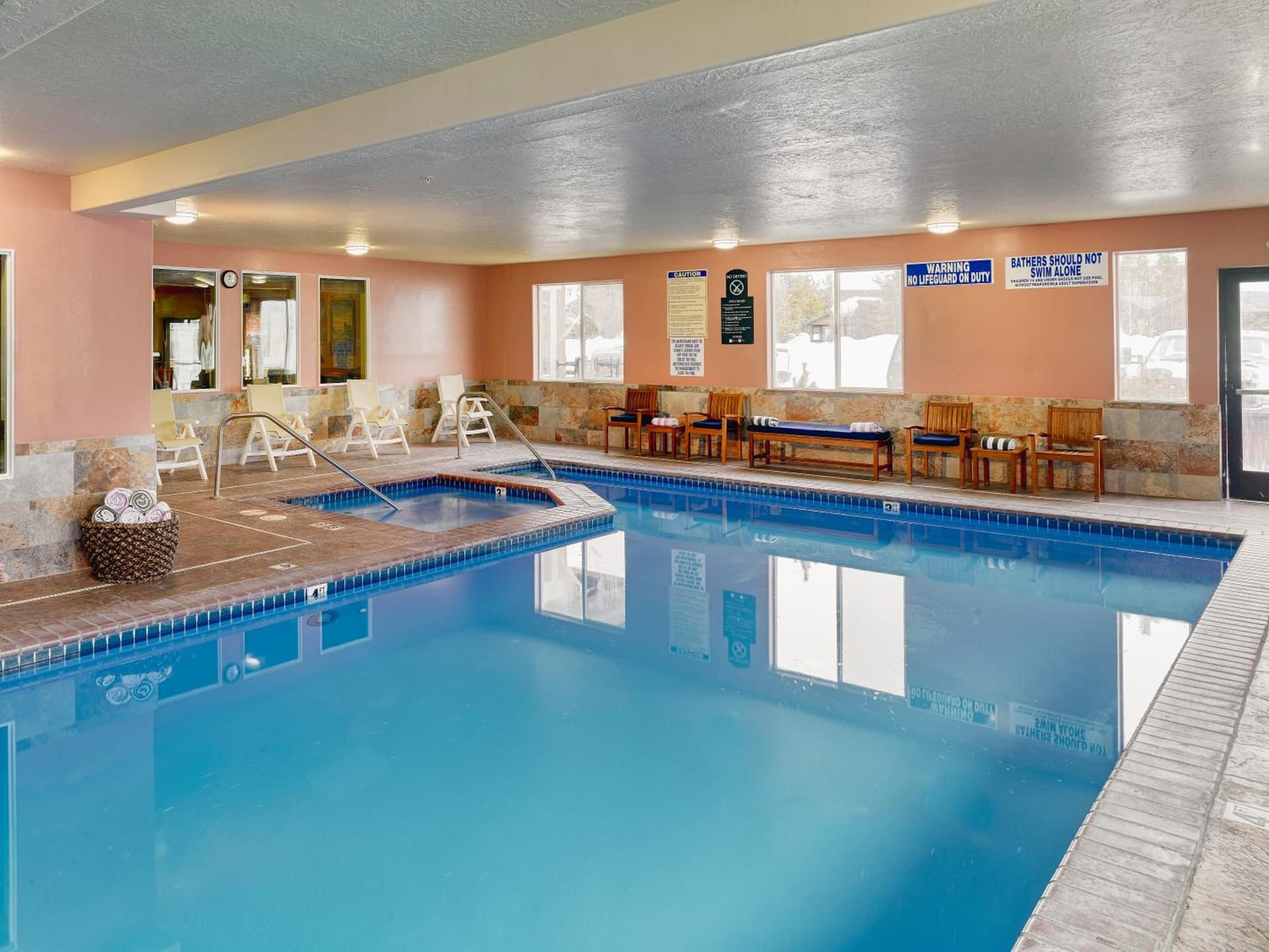 Yellowstone Park Hotel interior in West Yellowstone, MT — gallery photo 2
