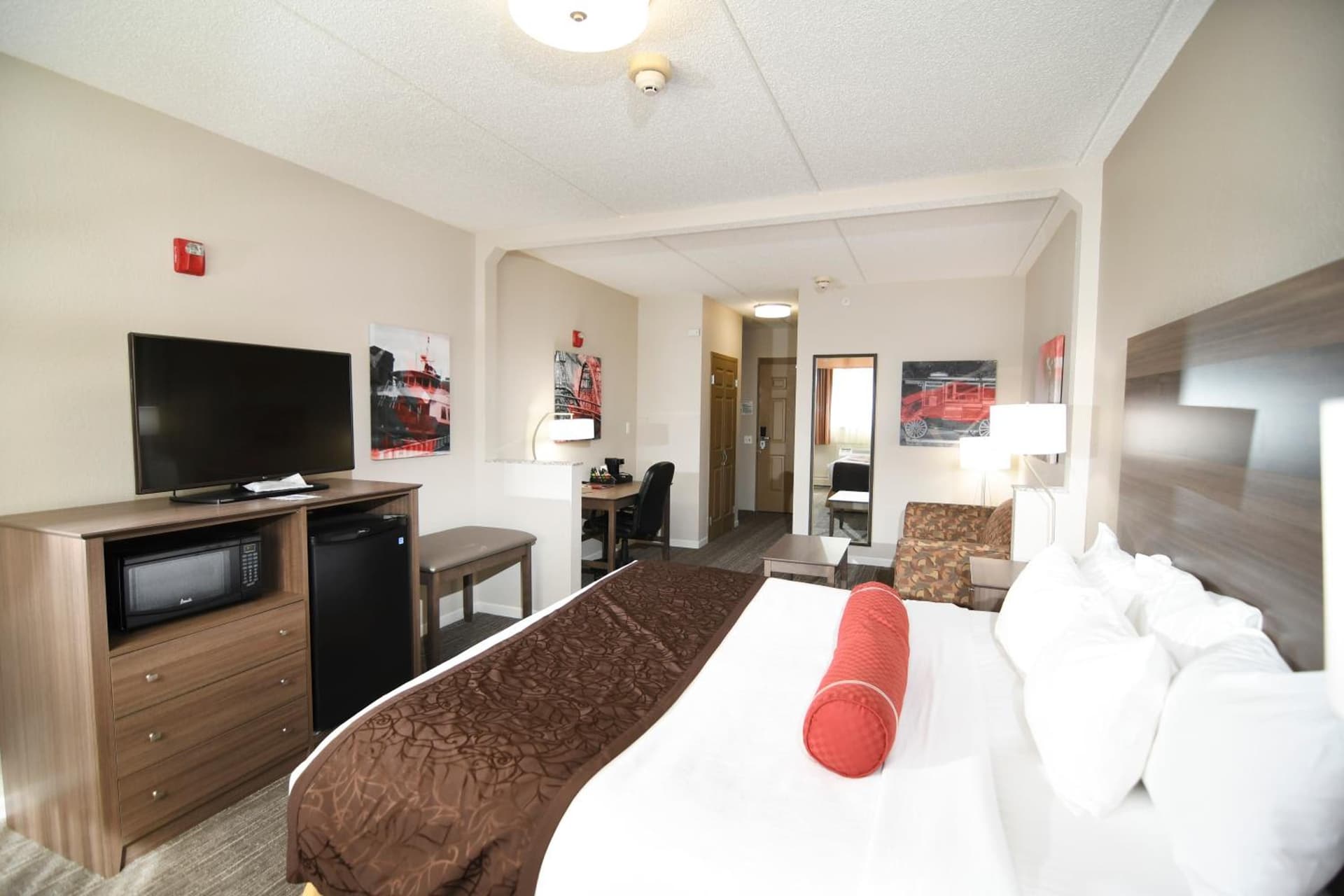 Best Western Plus Sandusky Hotel & Suites gallery photo in Sandusky, OH — image 63