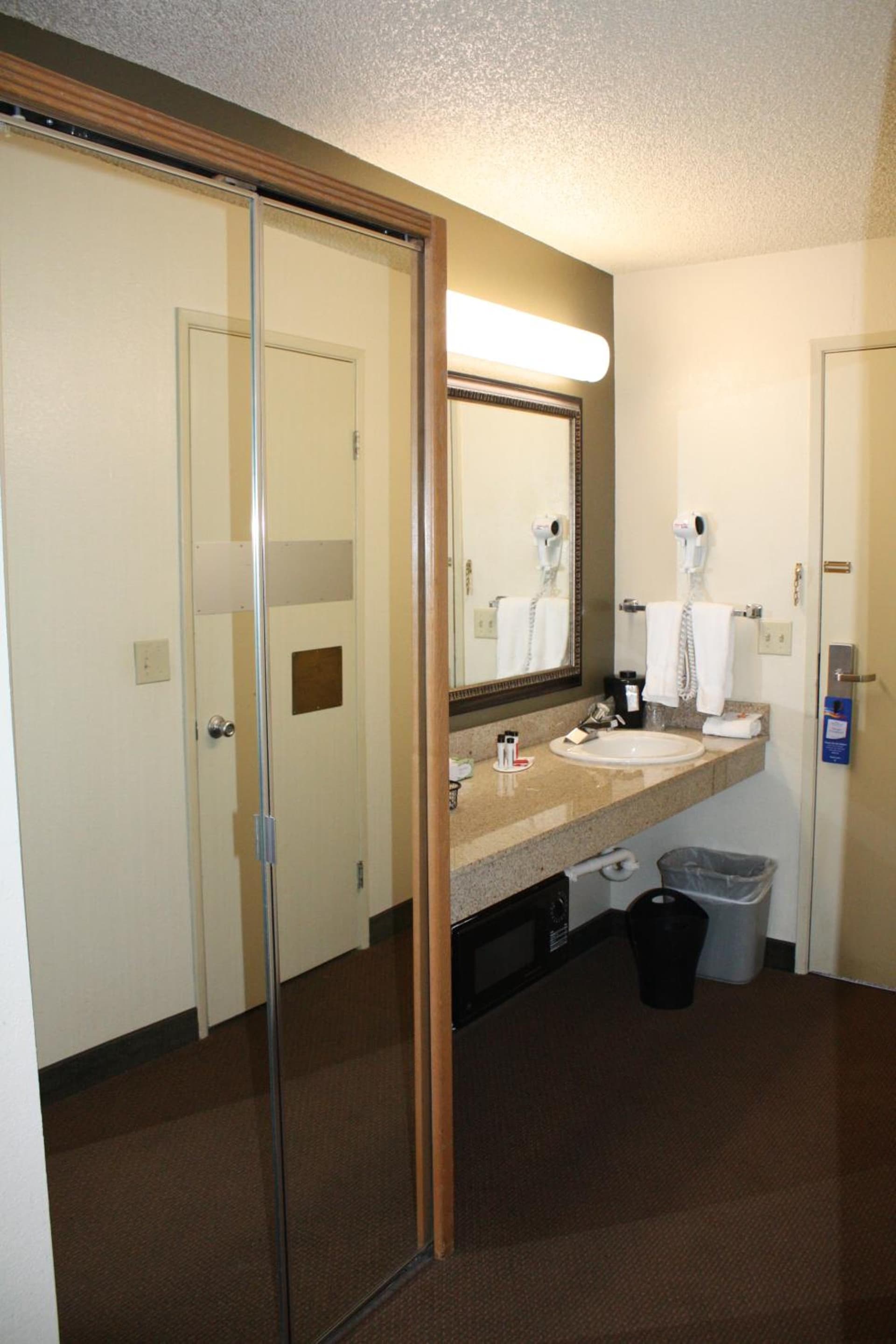 Baymont by Wyndham Yakima Riverfront gallery photo in Yakima, WA — image 50