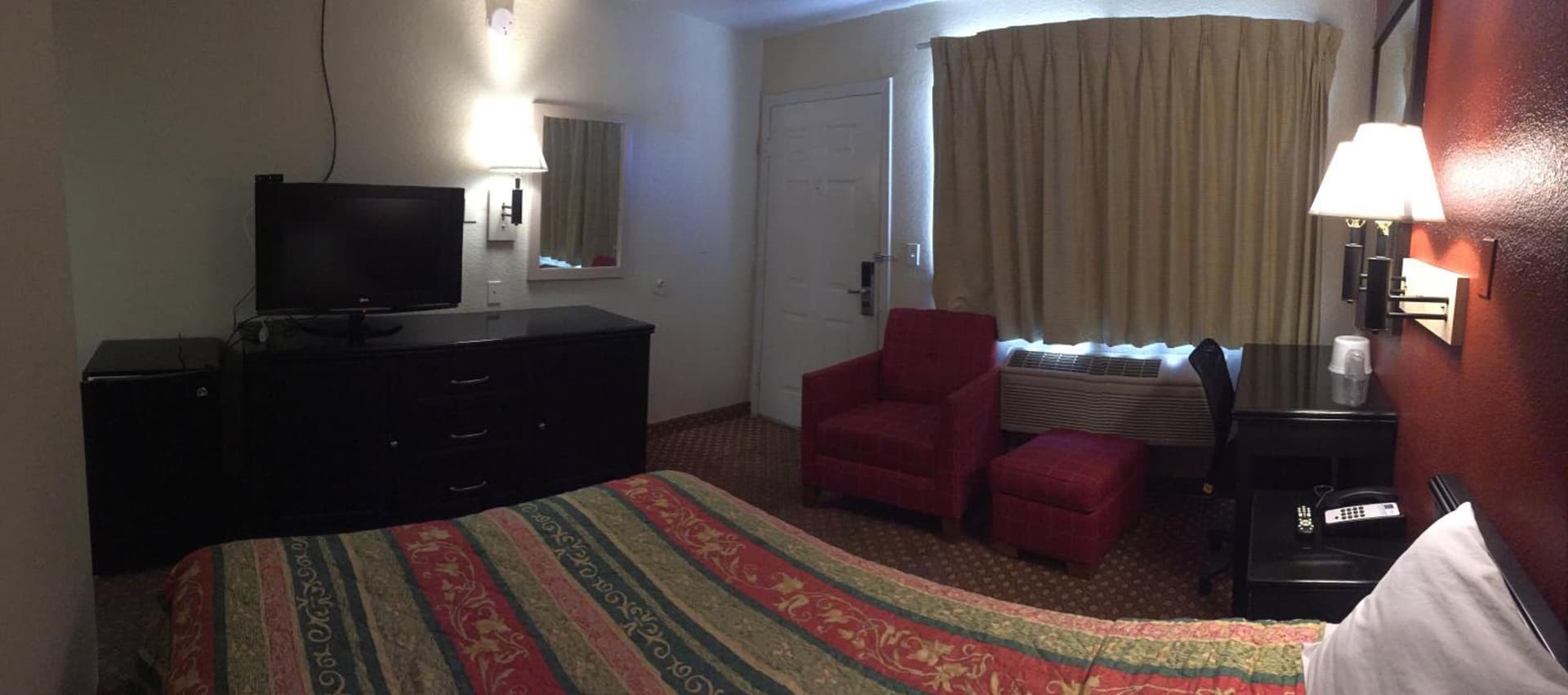 Hilltop Inn & Suites gallery photo in Victorville, CA — image 17