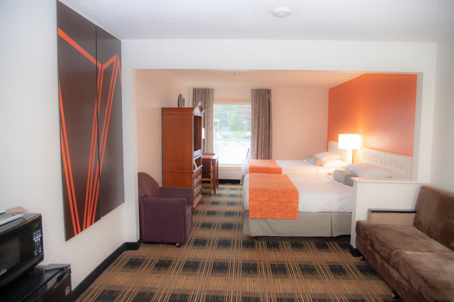 Howard Johnson by Wyndham Allentown/Dorney Hotel & Suites gallery photo in Allentown, PA — image 6