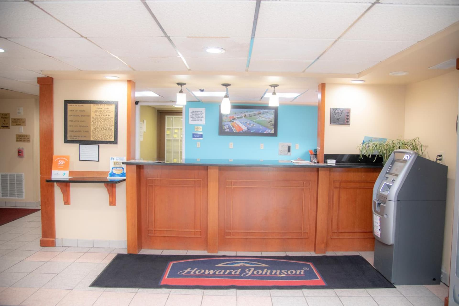Howard Johnson by Wyndham Allentown/Dorney Hotel & Suites gallery photo in Allentown, PA — image 4