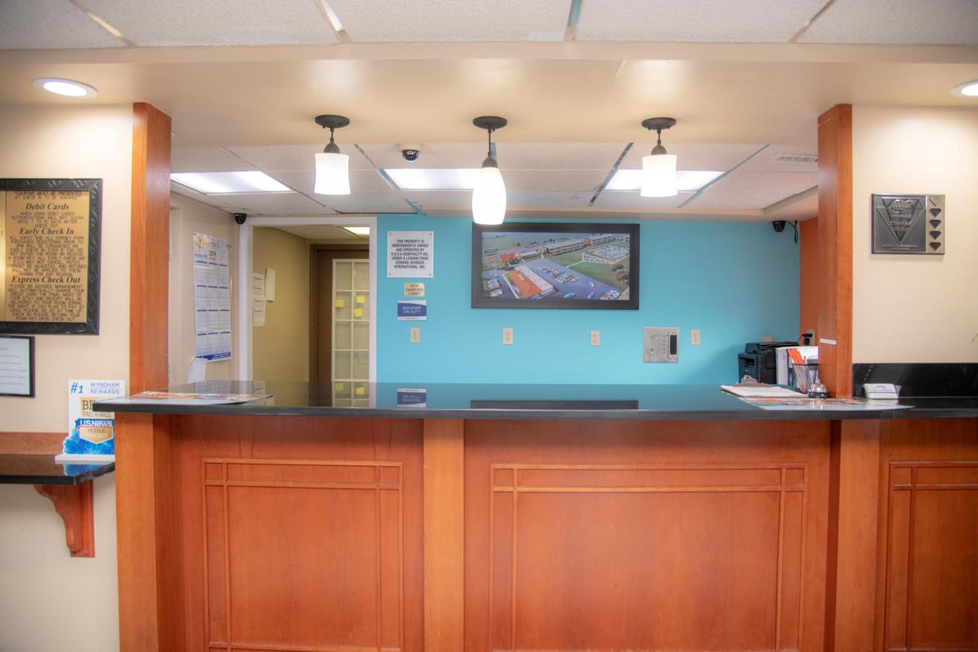 Howard Johnson by Wyndham Allentown/Dorney Hotel & Suites gallery photo in Allentown, PA — image 8