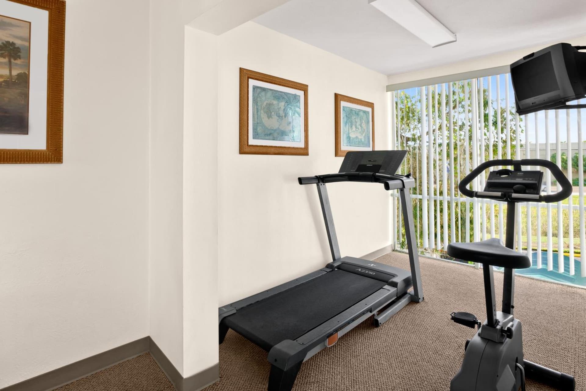 Travelodge by Wyndham Lakeland gallery photo in Lakeland, FL — image 14