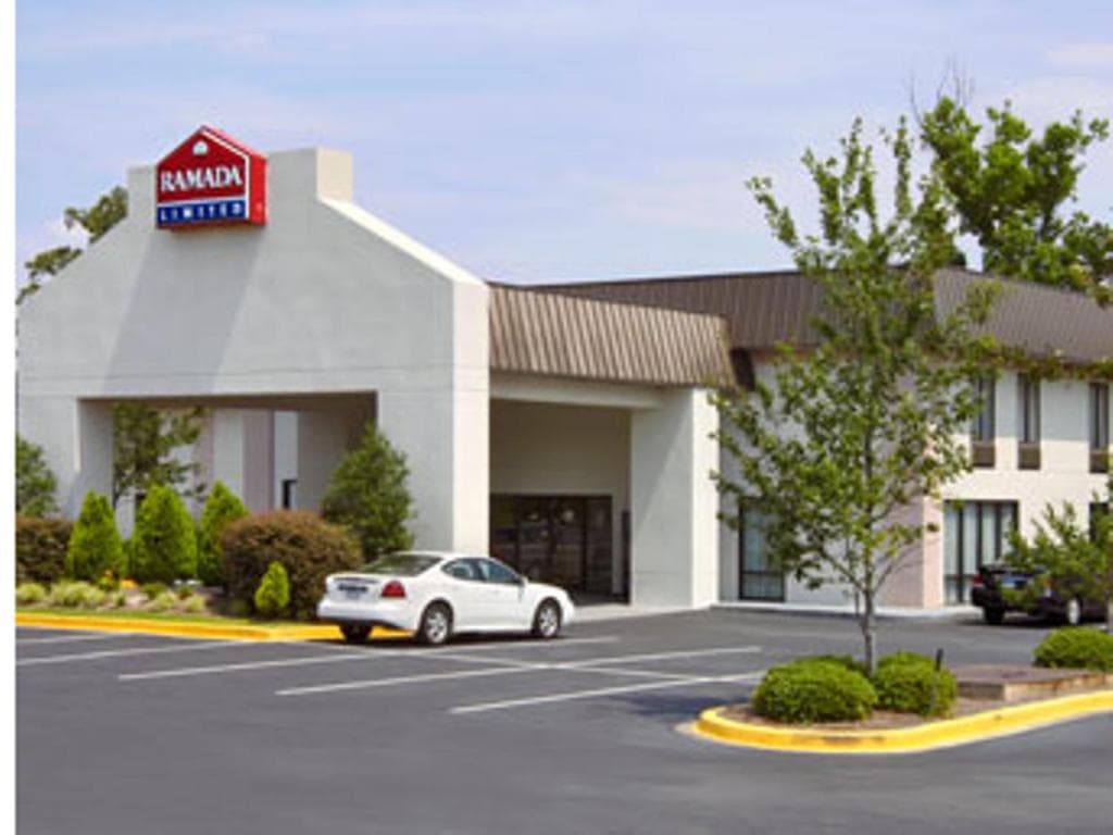 Ramada Limited - Columbia interior in Columbia, SC — gallery photo 2