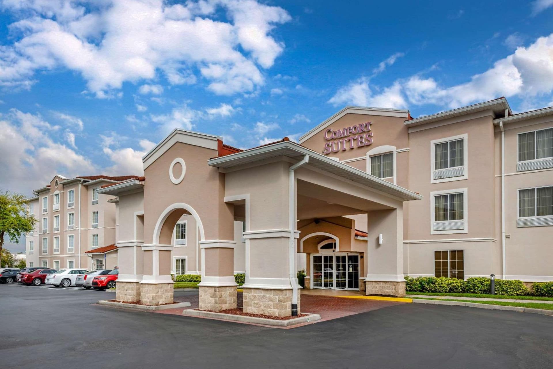 Comfort Suites Downtown interior in Orlando, FL — gallery photo 2