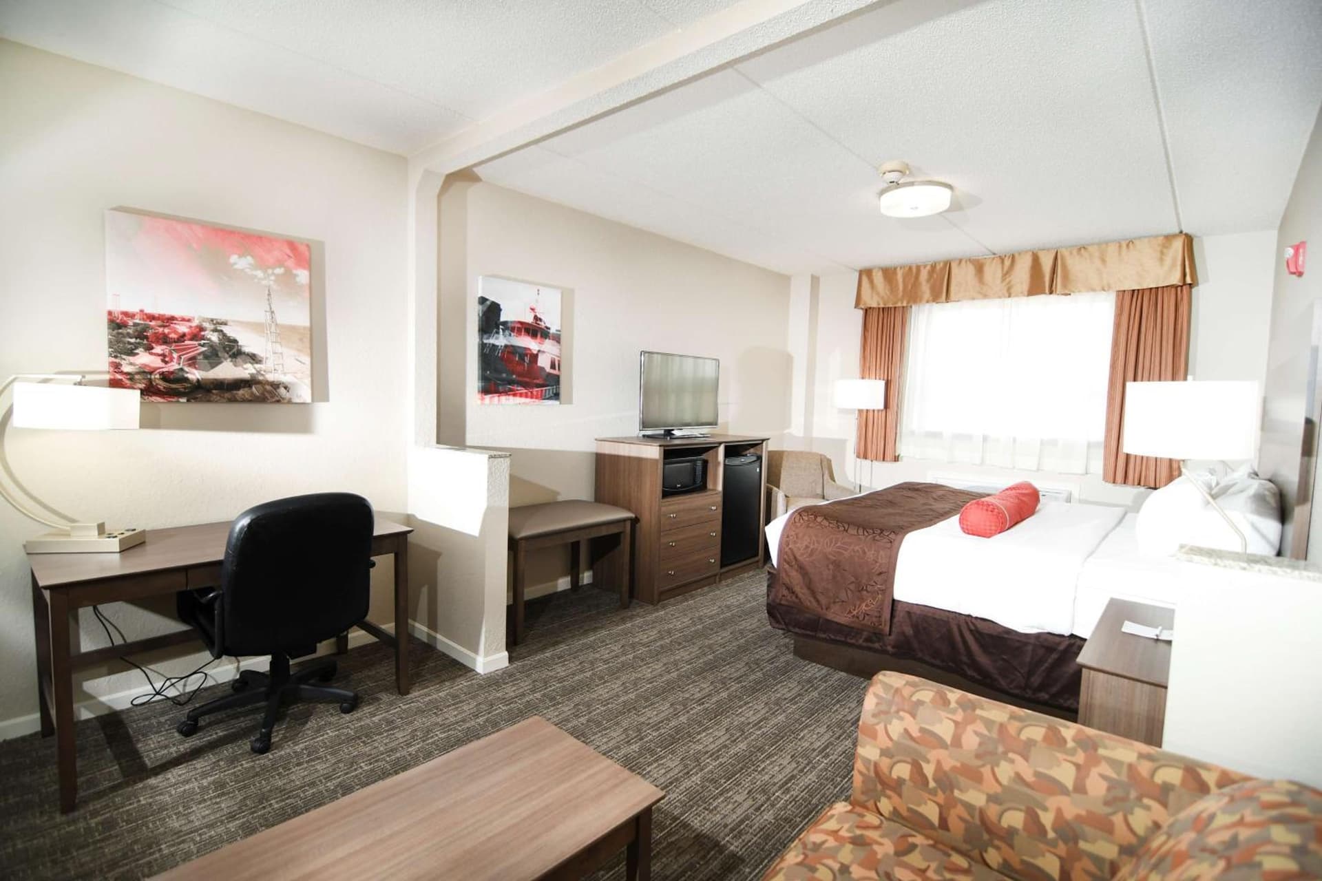 Best Western Plus Sandusky Hotel & Suites gallery photo in Sandusky, OH — image 37