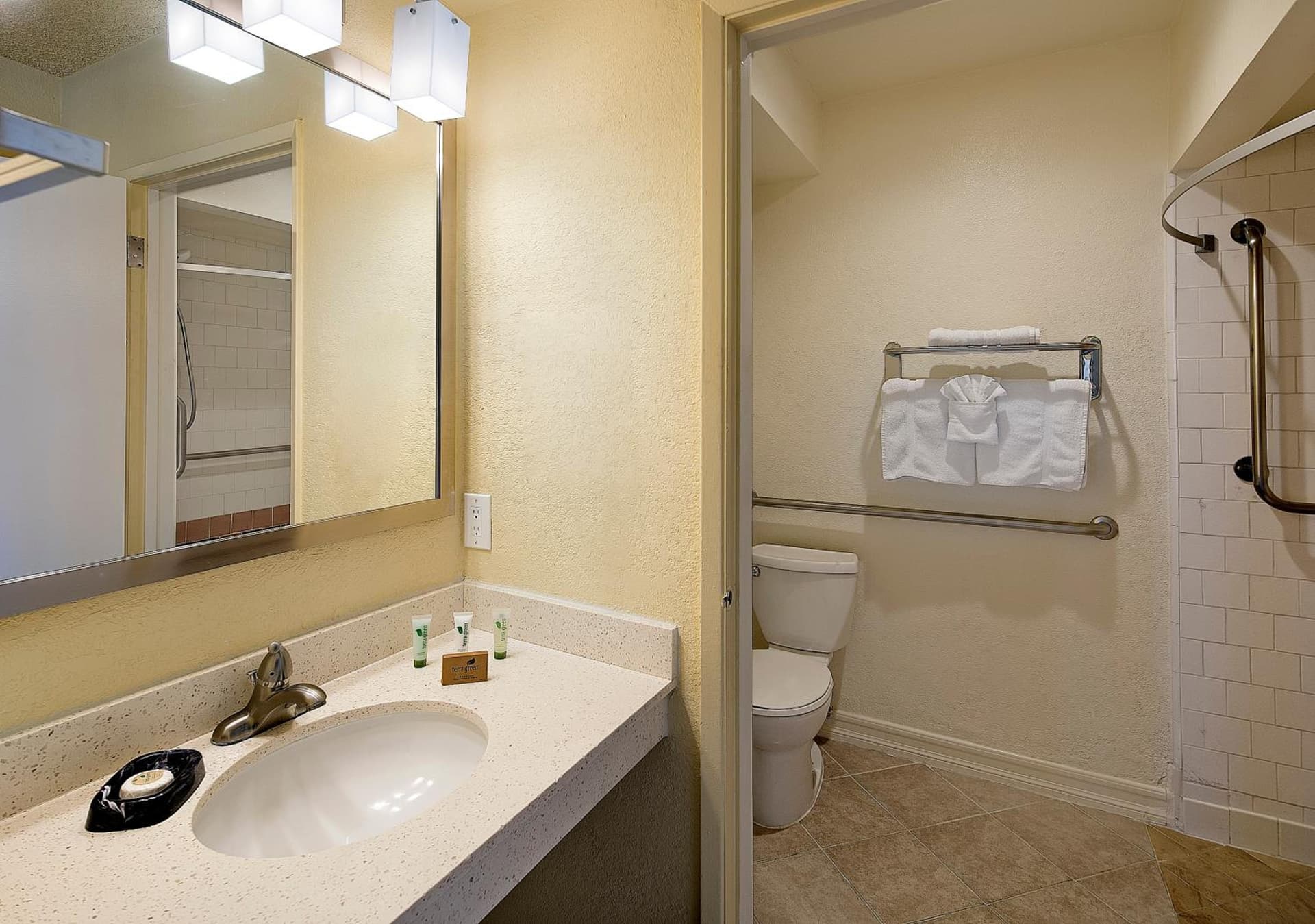 Golden Sails Hotel gallery photo in Long Beach, CA — image 45