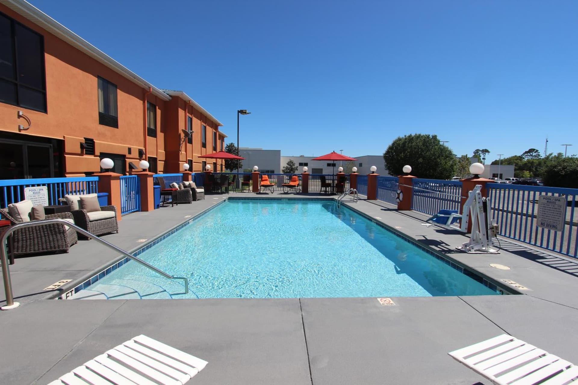 Hotel Pensacola property views in Pensacola, FL — gallery photo 3