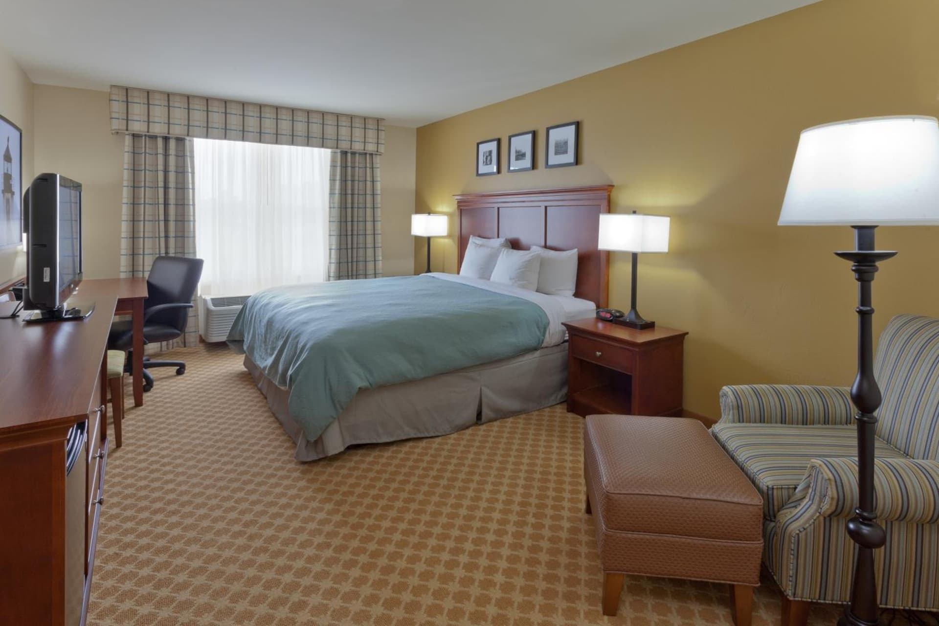 Country Inn & Suites by Radisson, Holland, MI interior in Holland, MI — gallery photo 2