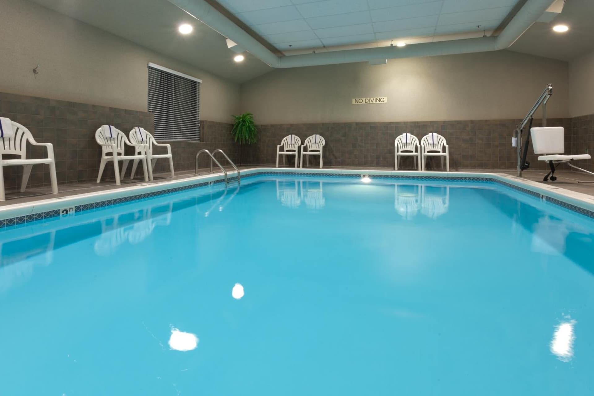 Country Inn & Suites by Radisson, Holland, MI gallery photo in Holland, MI — image 4