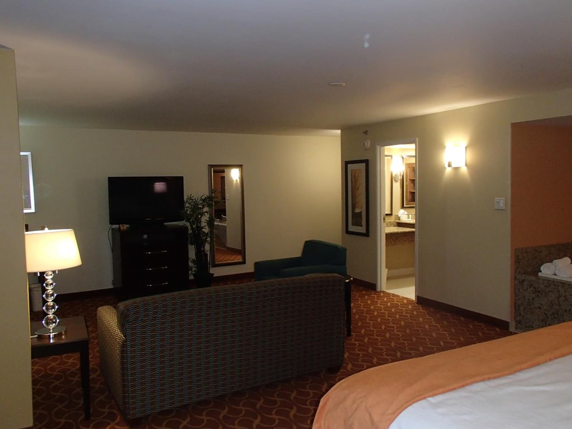Lux Hotel & Spa gallery photo in Arlington, TX — image 26