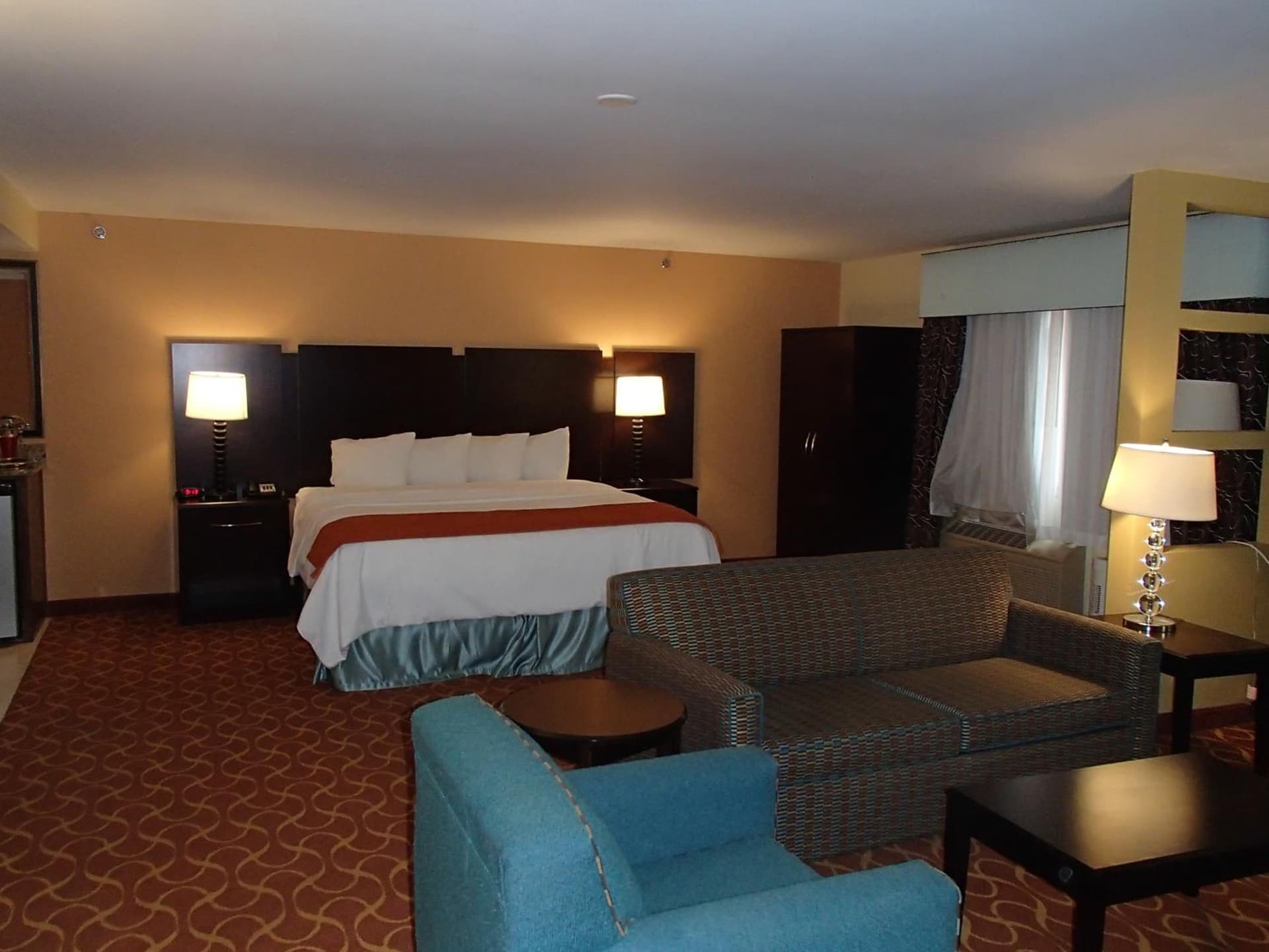 Lux Hotel & Spa gallery photo in Arlington, TX — image 8