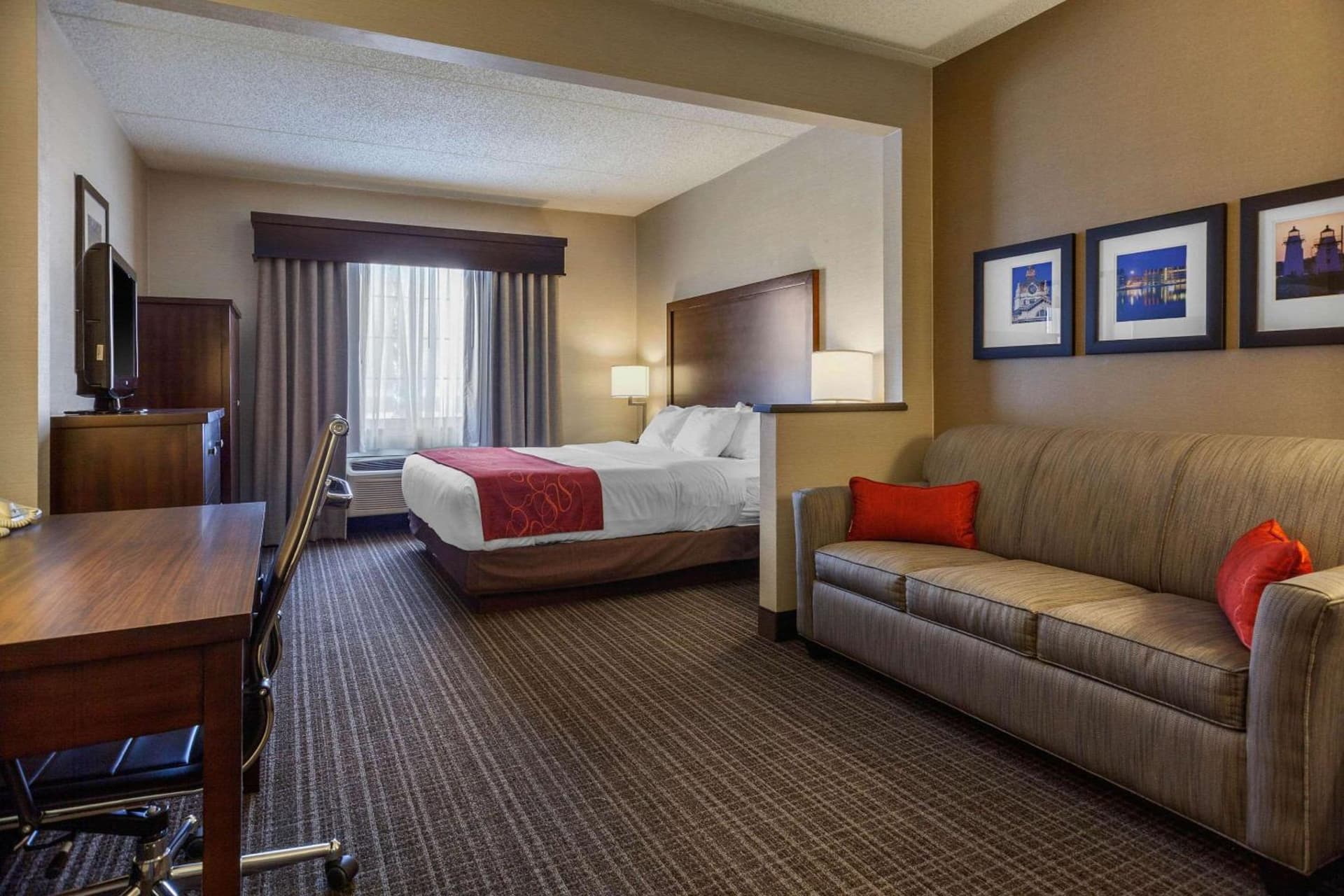 Comfort Suites Green Bay West gallery photo in Green Bay, WI — image 40